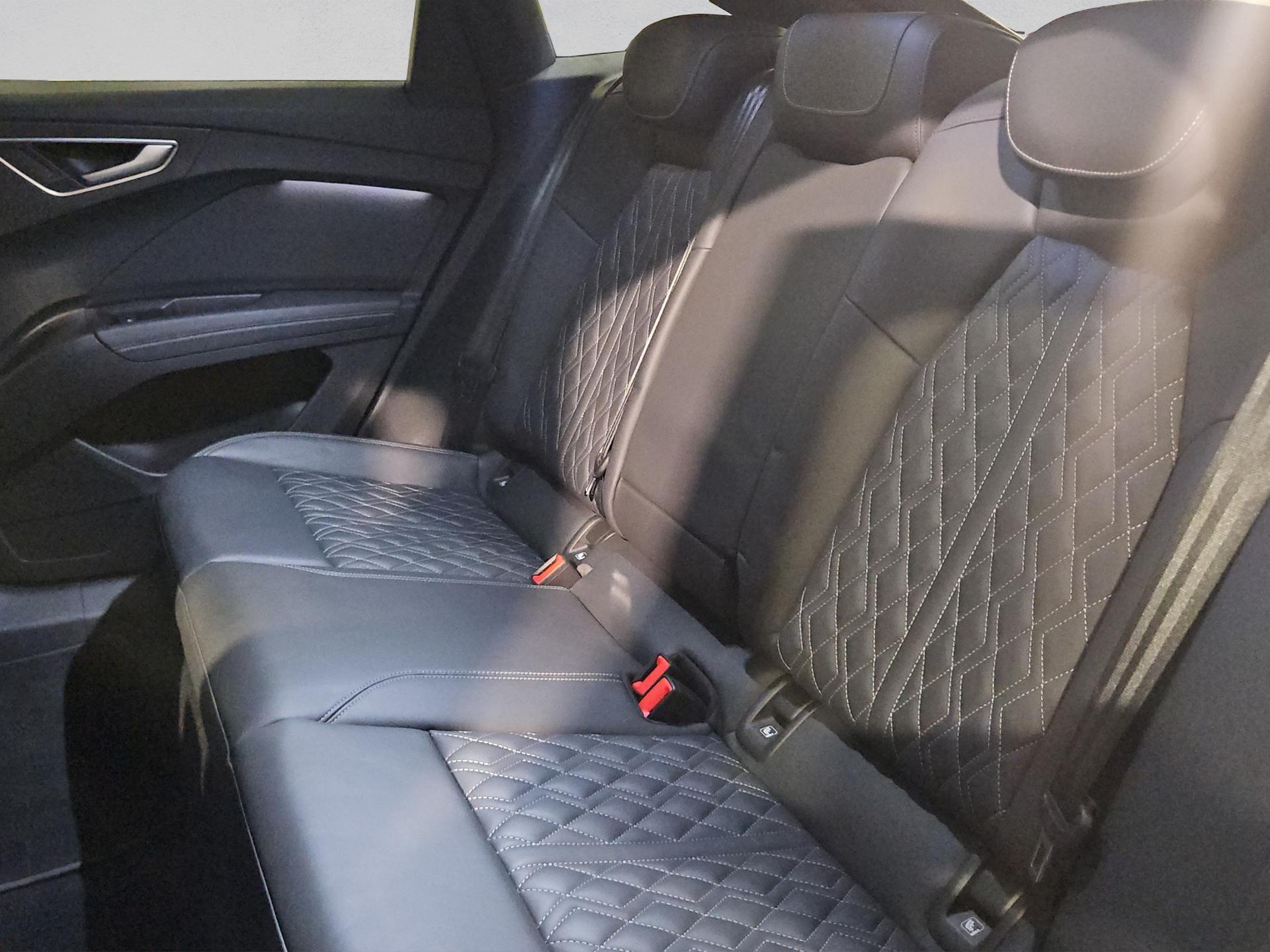 AUDI Q4 Sportback e-tron 45 quattro-image-14