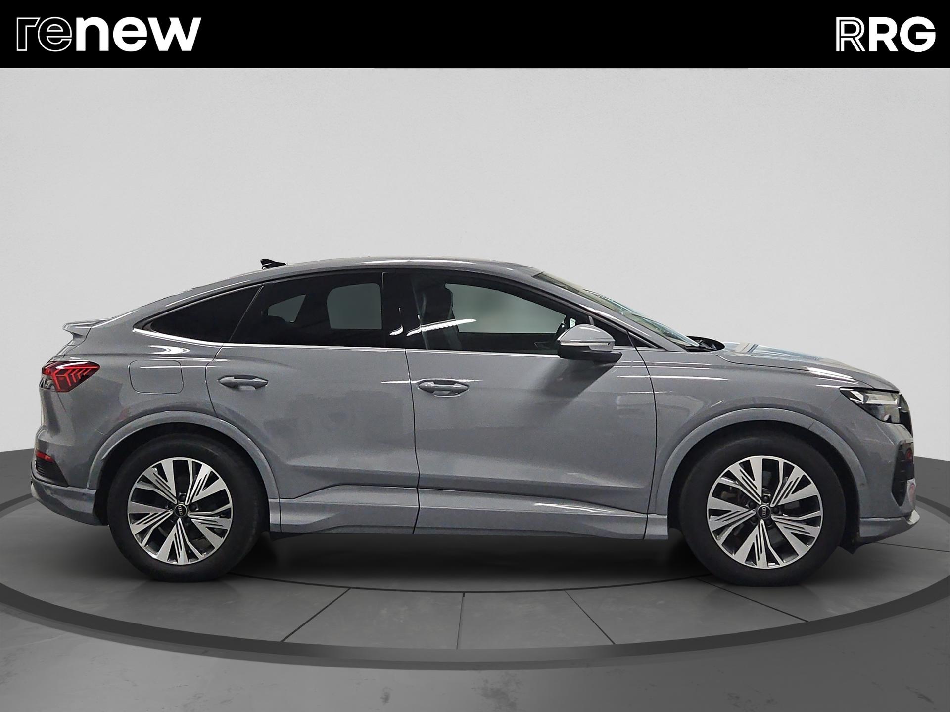 AUDI Q4 Sportback e-tron 45 quattro-showroom-element-1