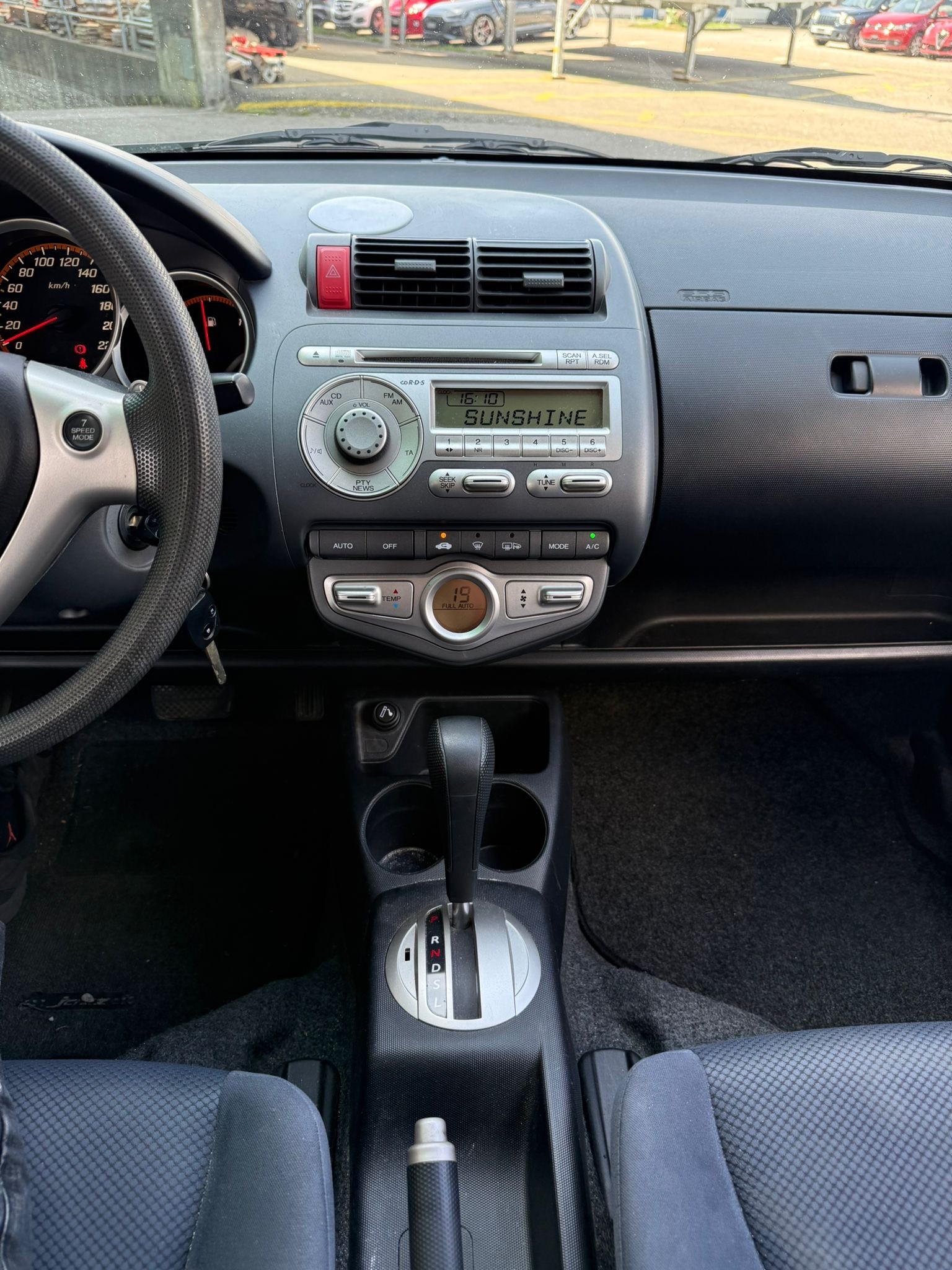 HONDA Jazz 1.4i ES-image-10