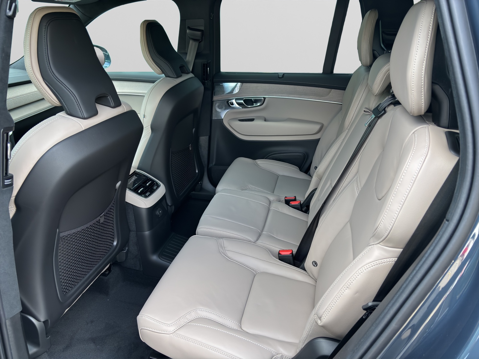 VOLVO XC90 2.0 T8 TE Ultra Bright eAWD-image-4