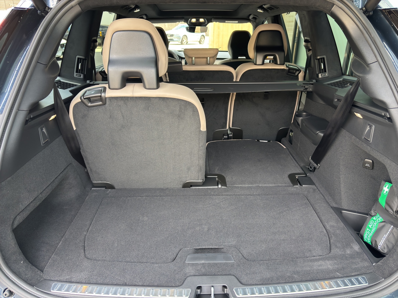 VOLVO XC90 2.0 T8 TE Ultra Bright eAWD-image-12