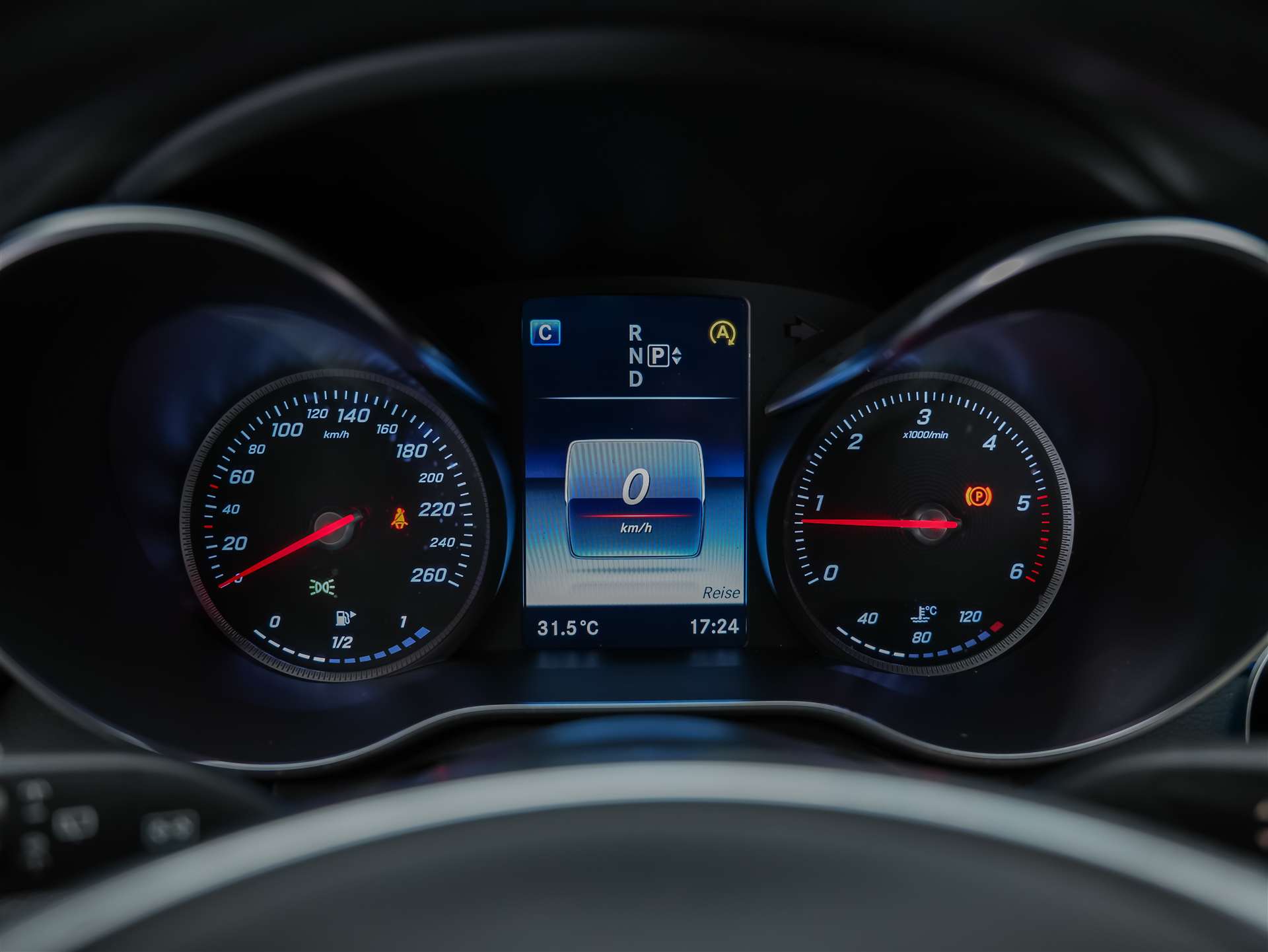 MERCEDES-BENZ C 220 d AMG Line 7G-Tronic *CH Auto*Burmester Soundsystem*-image-28
