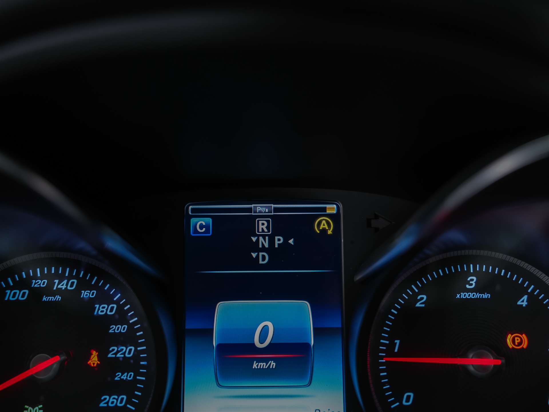 MERCEDES-BENZ C 220 d AMG Line 7G-Tronic *CH Auto*Burmester Soundsystem*-image-29