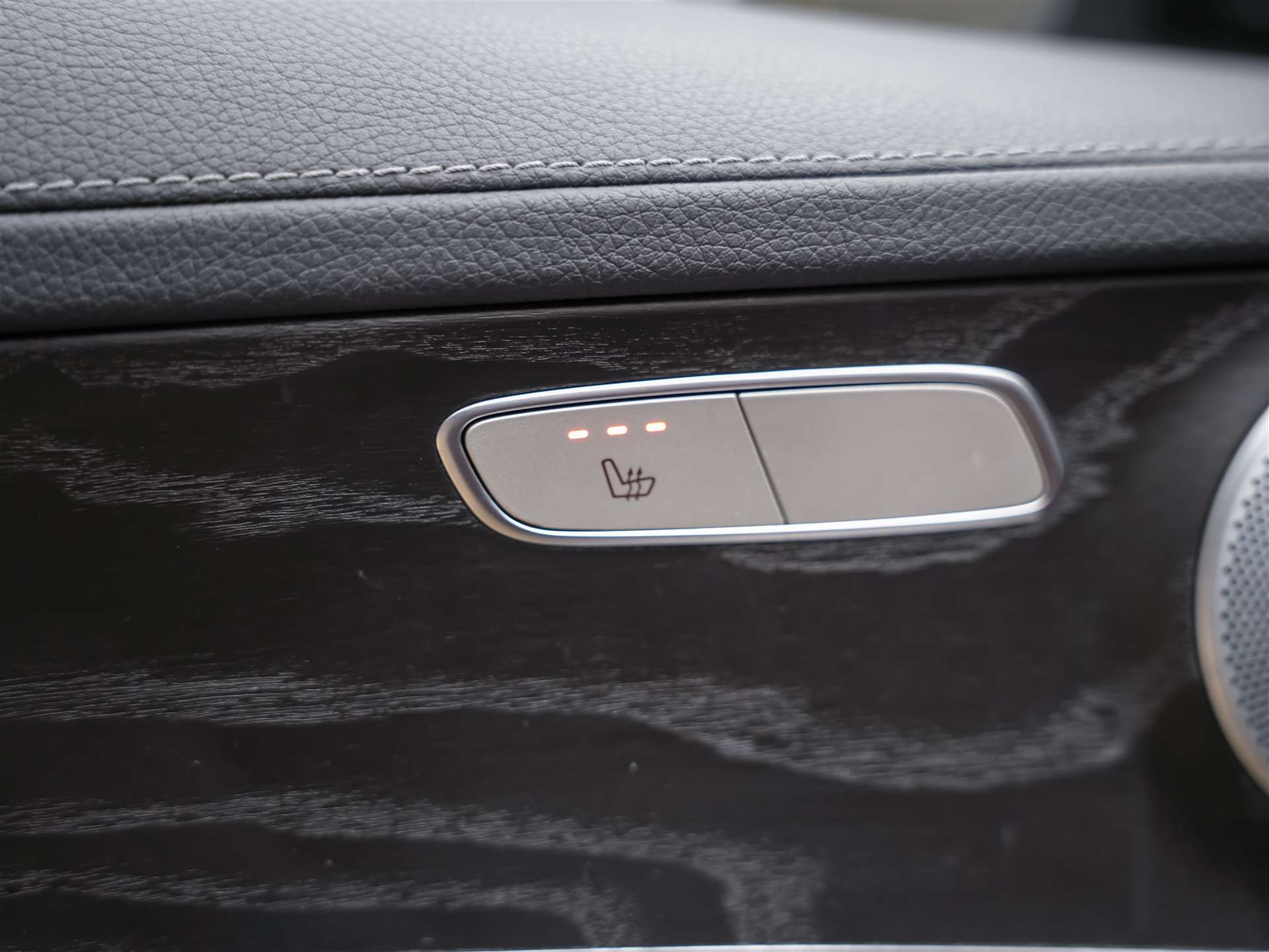 MERCEDES-BENZ C 220 d AMG Line 7G-Tronic *CH Auto*Burmester Soundsystem*-image-22