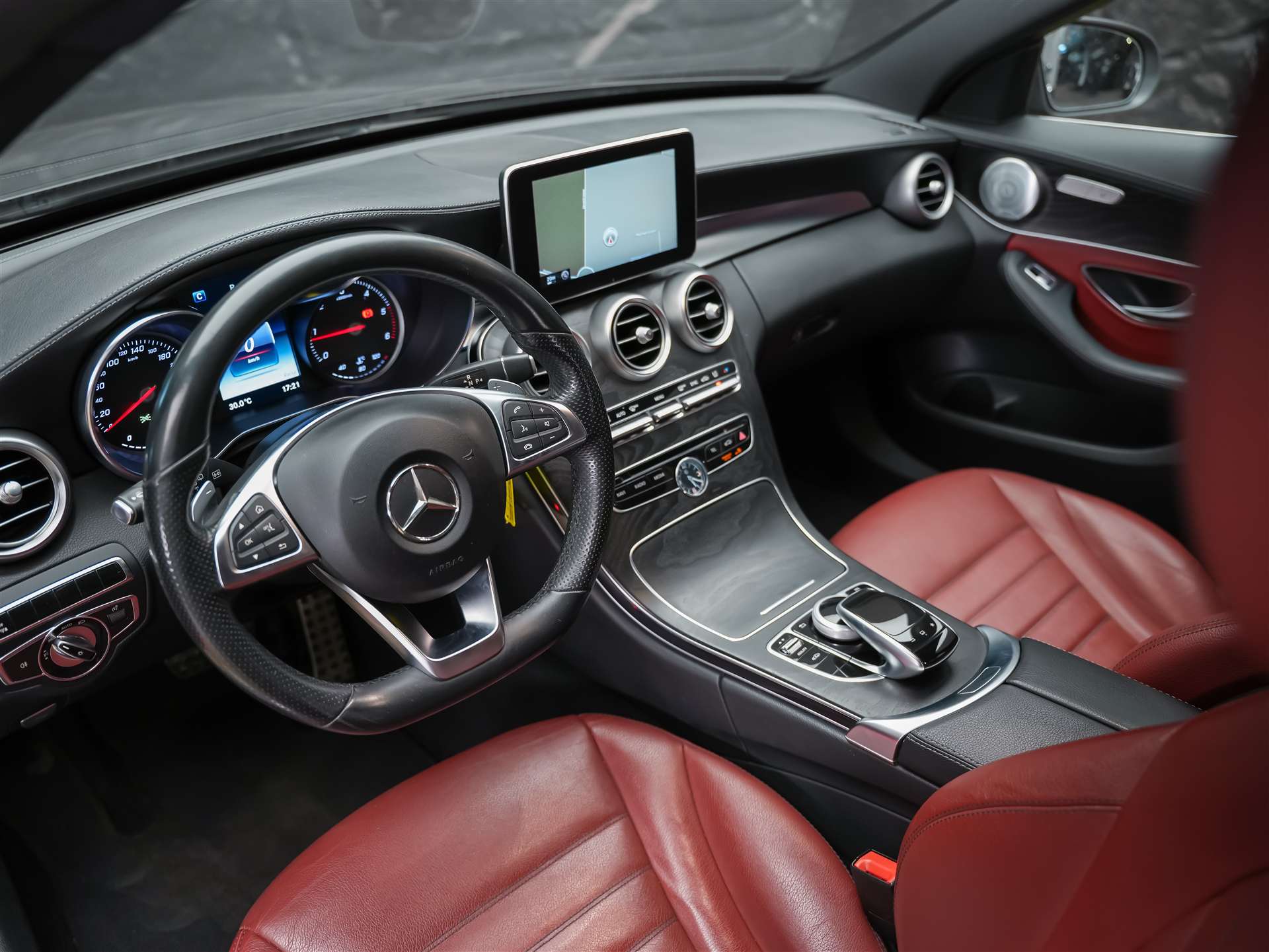 MERCEDES-BENZ C 220 d AMG Line 7G-Tronic *CH Auto*Burmester Soundsystem*-image-7
