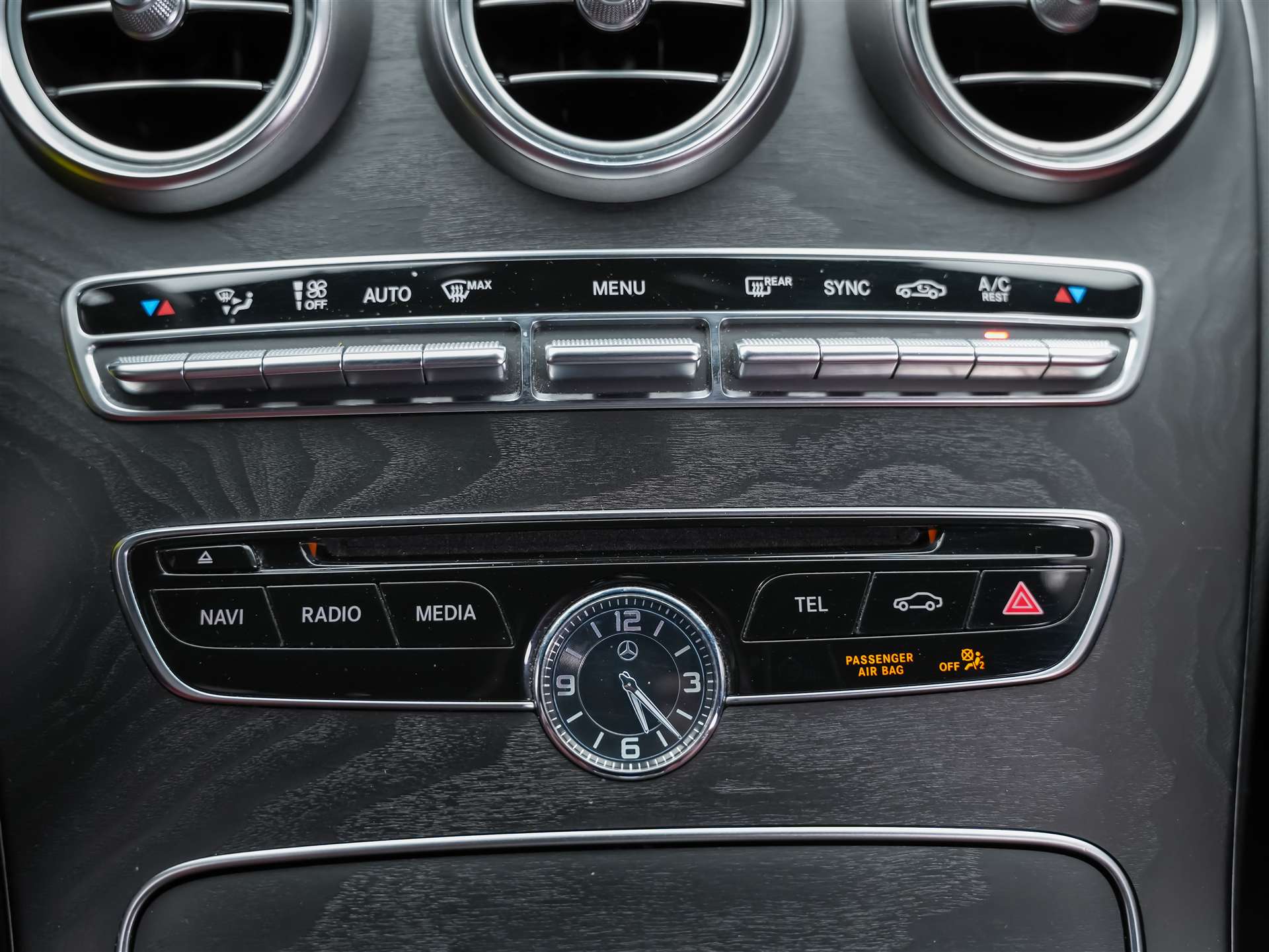 MERCEDES-BENZ C 220 d AMG Line 7G-Tronic *CH Auto*Burmester Soundsystem*-image-21