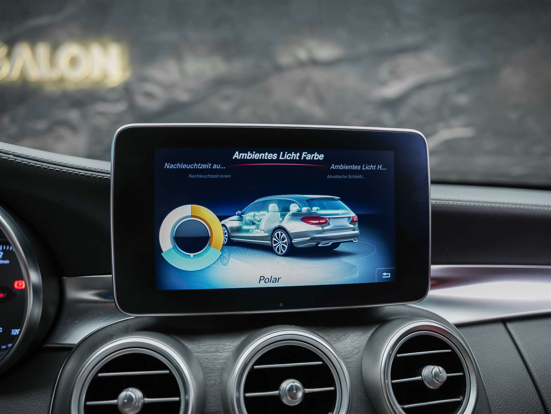 MERCEDES-BENZ C 220 d AMG Line 7G-Tronic *CH Auto*Burmester Soundsystem*-image-37