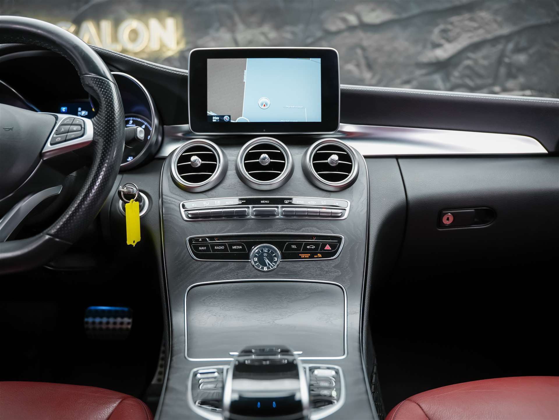 MERCEDES-BENZ C 220 d AMG Line 7G-Tronic *CH Auto*Burmester Soundsystem*-image-17