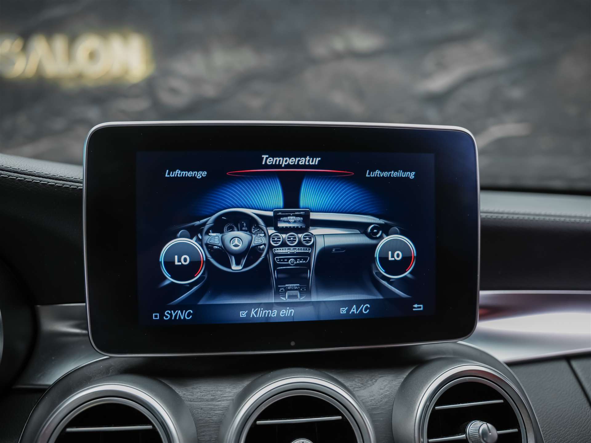 MERCEDES-BENZ C 220 d AMG Line 7G-Tronic *CH Auto*Burmester Soundsystem*-image-30