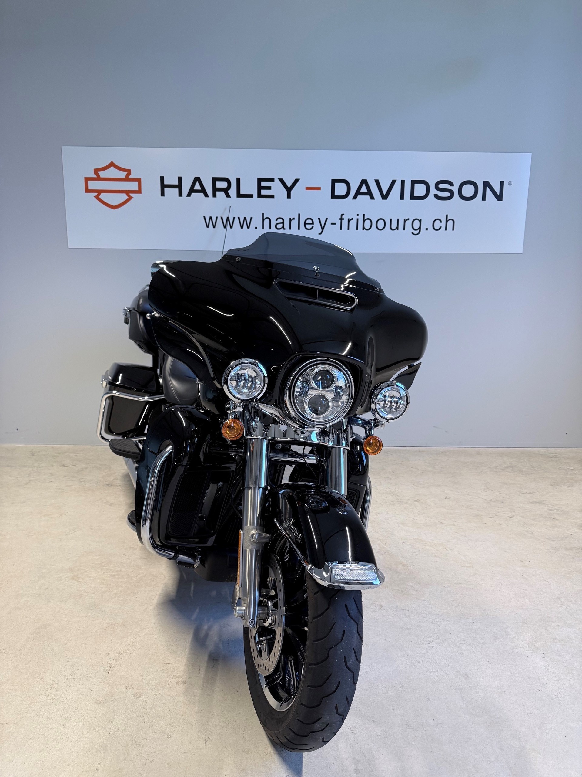 HARLEY-DAVIDSON FLHTK Electra Glide Ultra Limited 114-showroom-element-3