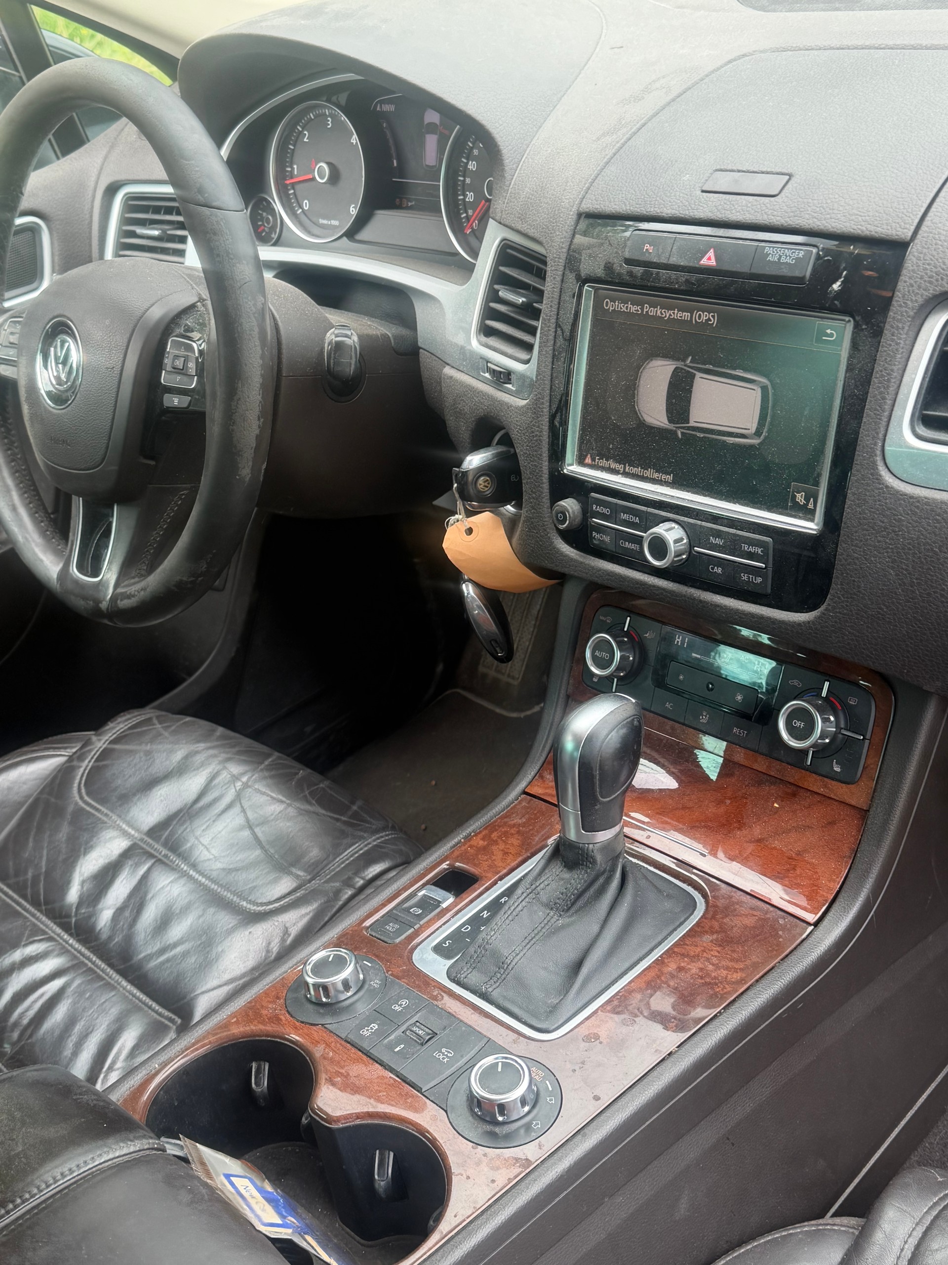 VW Touareg 3.0 TDI BlueMotion Technology Tiptronic-image-6