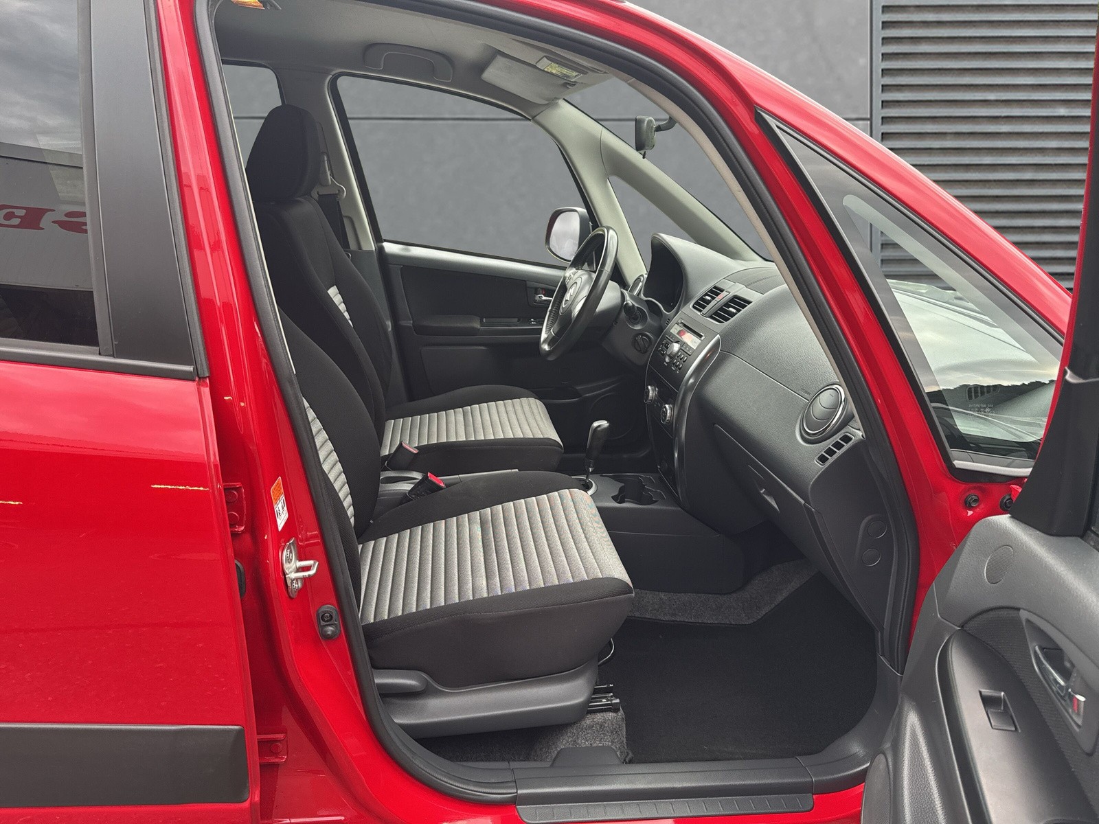 SUZUKI SX4 1.6 16V GL Top Barry 4WD Automatic-image-9