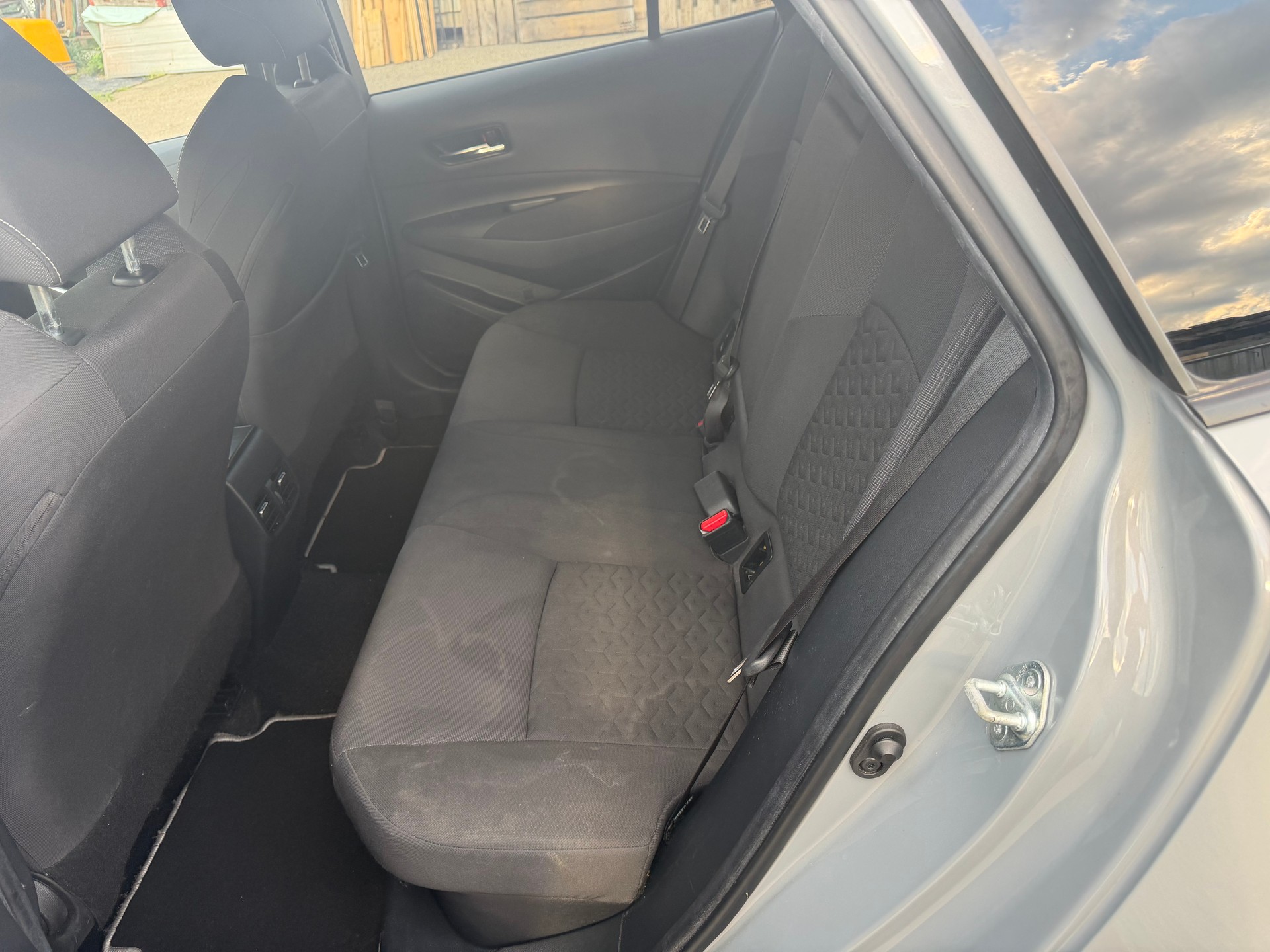 TOYOTA Corolla Touring Sports 2.0 HSD Trend e-CVT-image-9