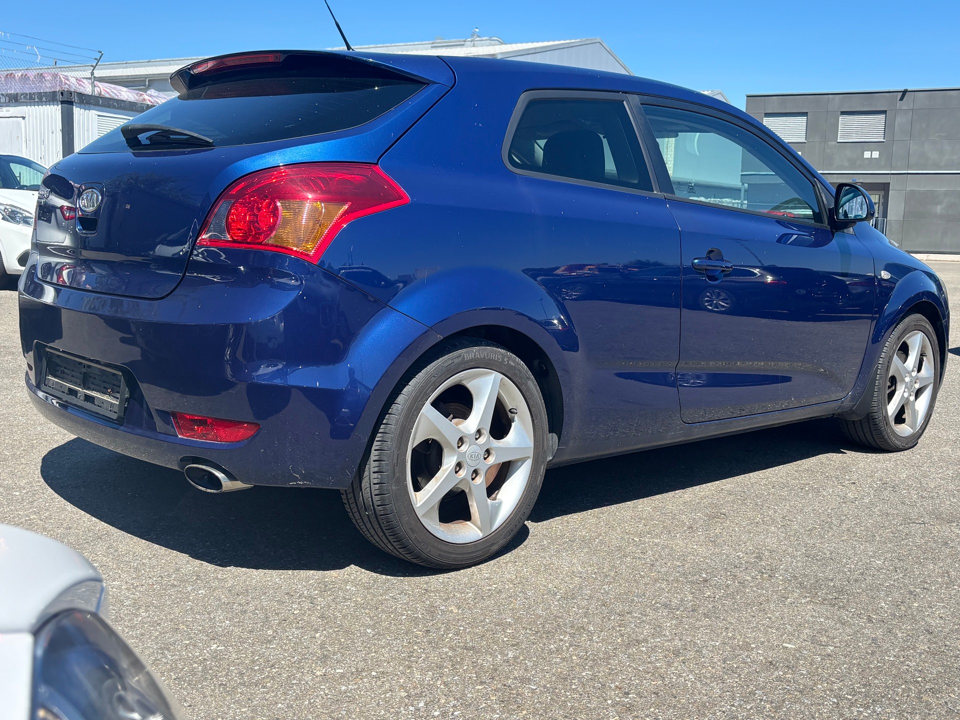 KIA Pro_Cee'd 2.0 16V Sport-image-2