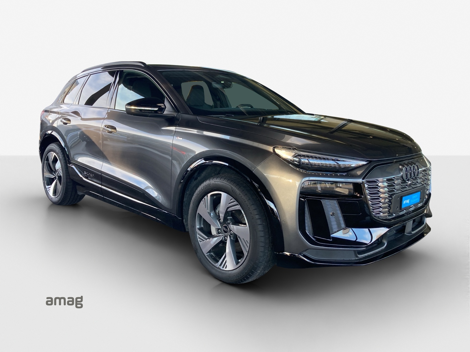 AUDI Q6 e-tron quattro-image-6