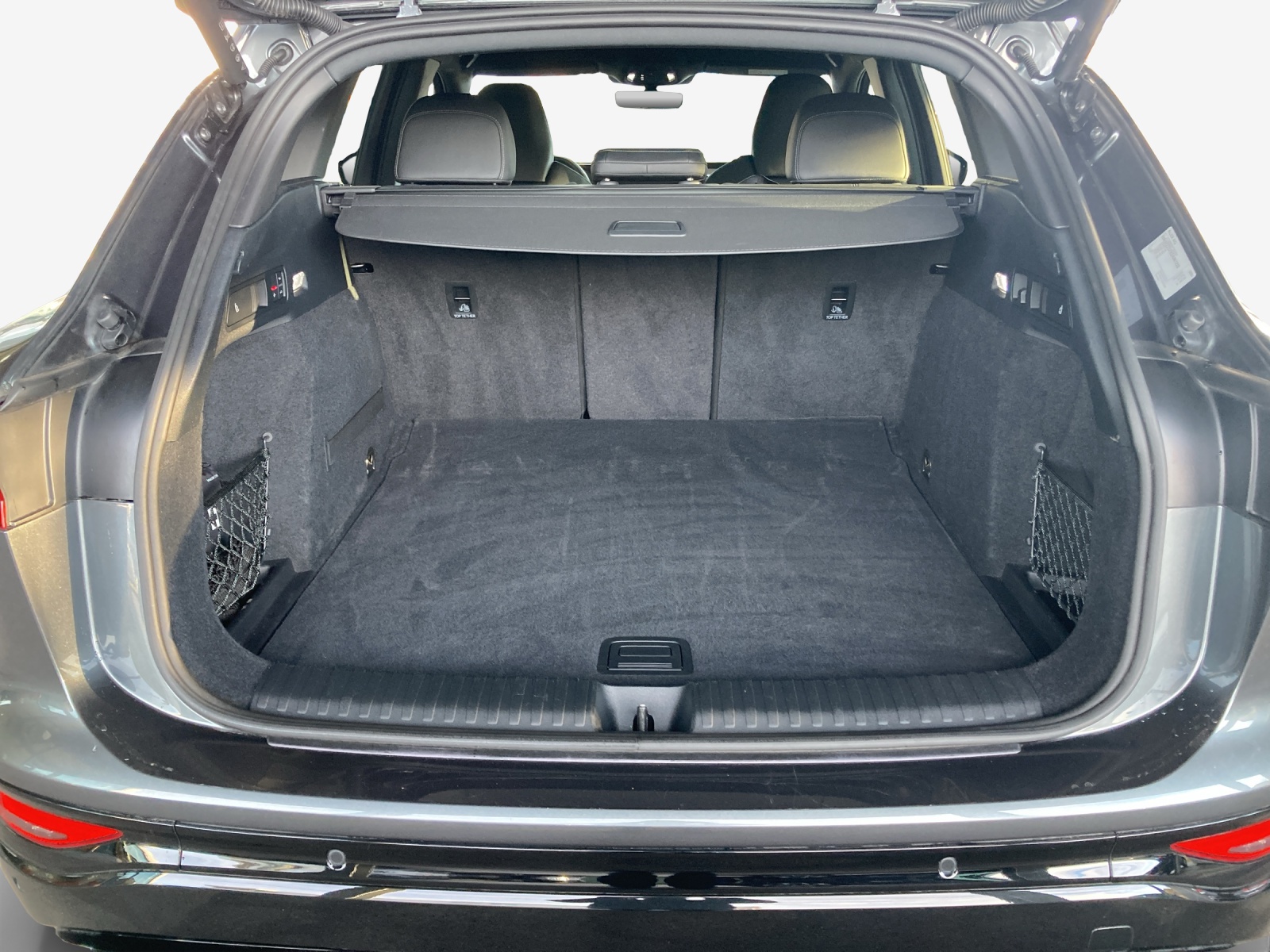 AUDI Q6 e-tron quattro-image-13