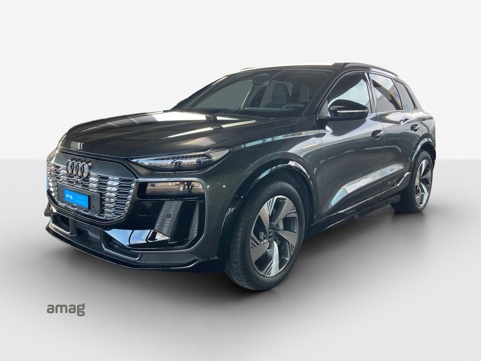 AUDI Q6 e-tron quattro-image-0