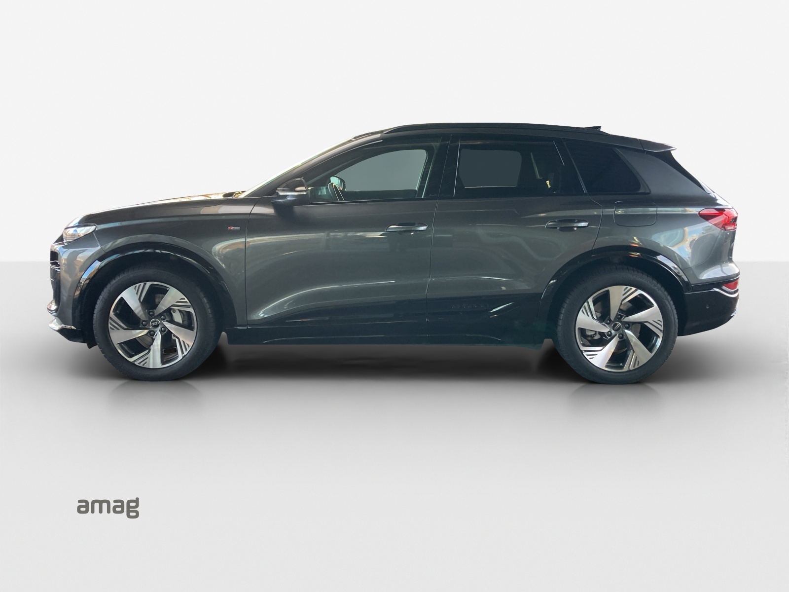 AUDI Q6 e-tron quattro-image-1