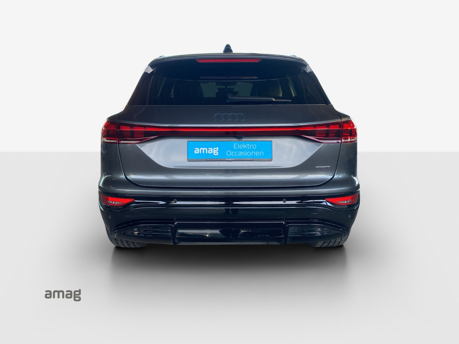AUDI Q6 e-tron quattro-showroom-element-3