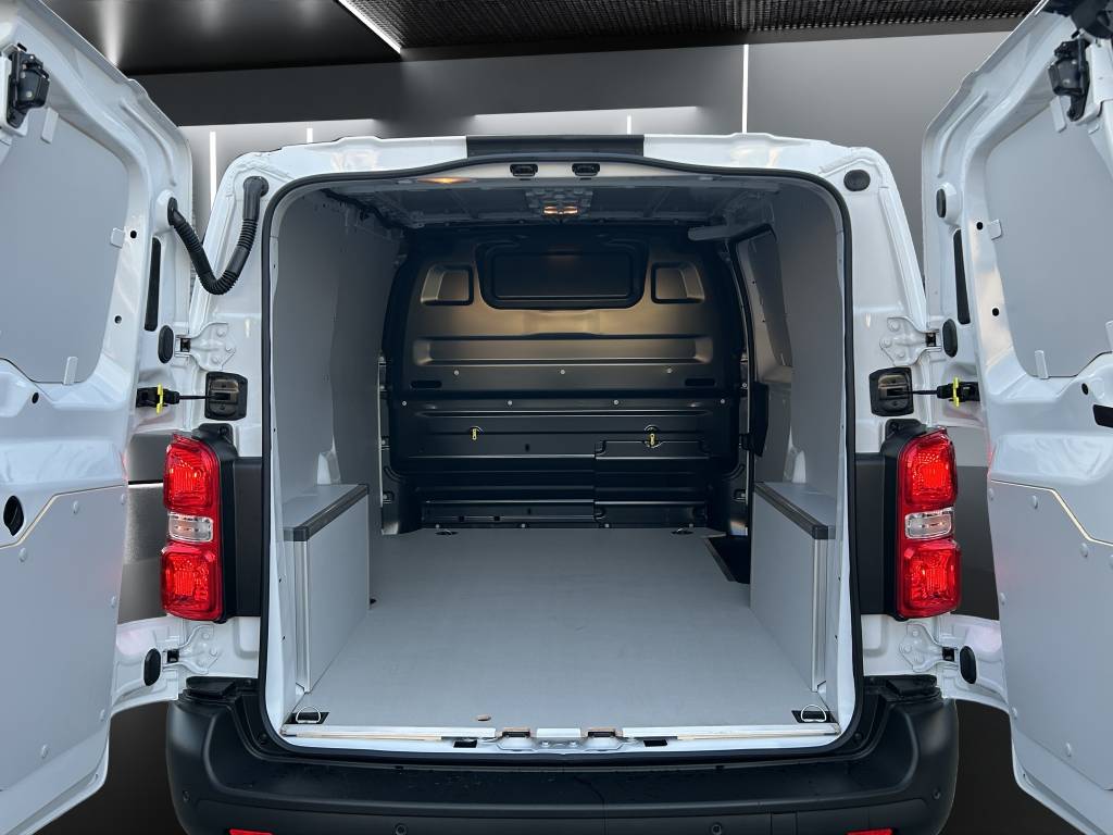 PEUGEOT Expert 2.0 BlueHDi 145 S&S Standard-image-11
