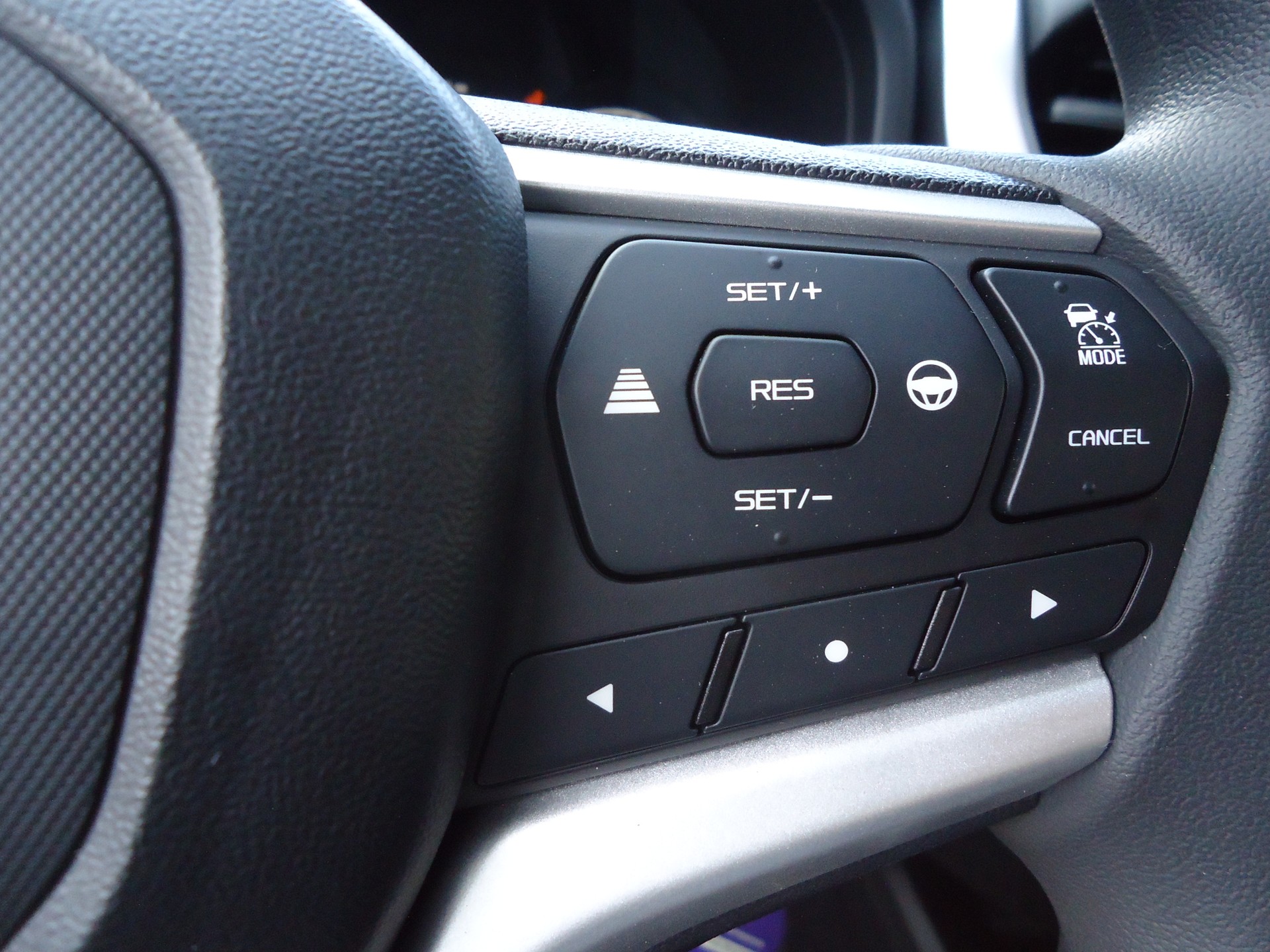 ISUZU D-MAX 1.9 Crew Cab N60 BB 4 x4-image-8