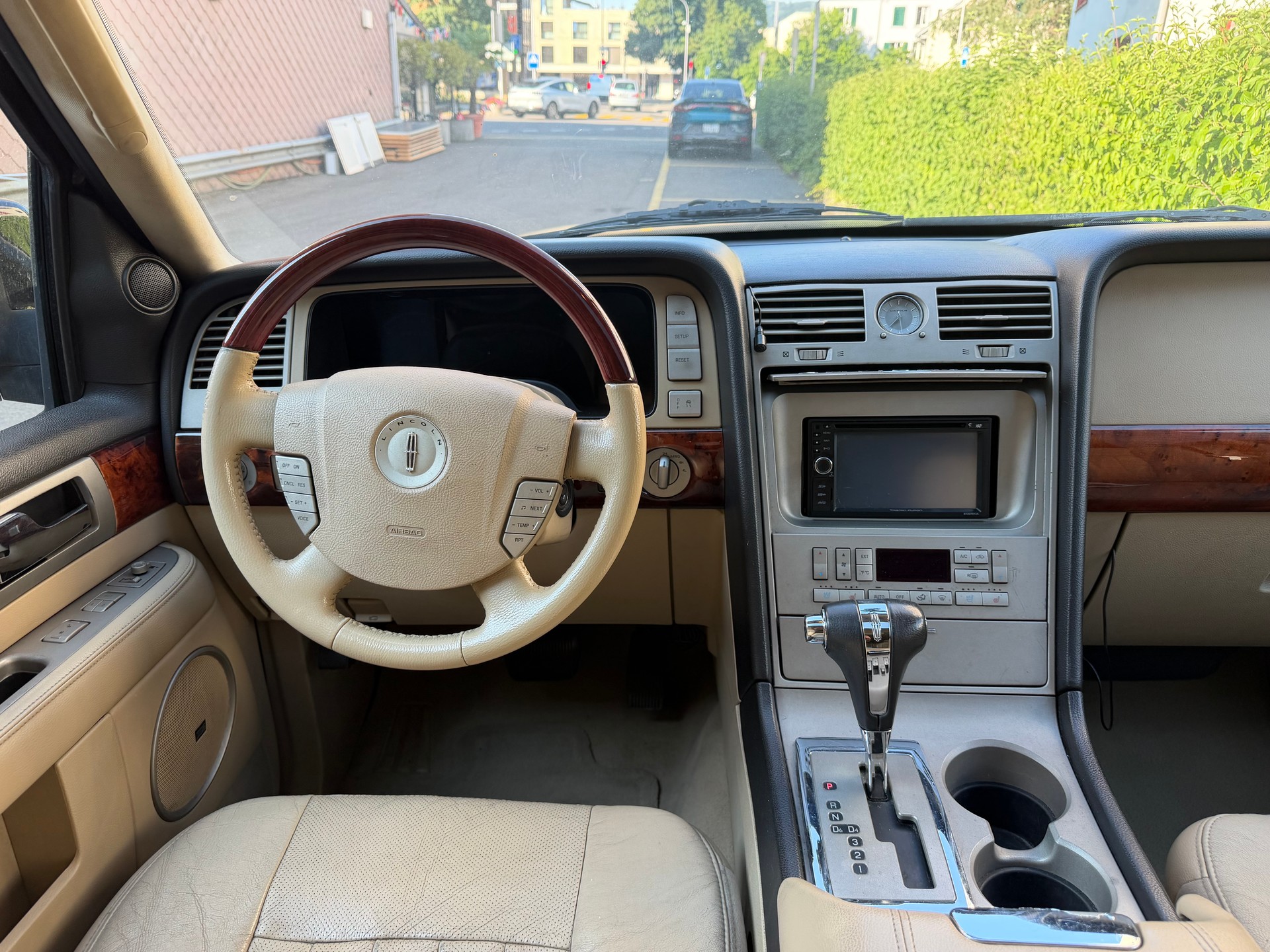 LINCOLN Ford Lincoln Navigator-image-7