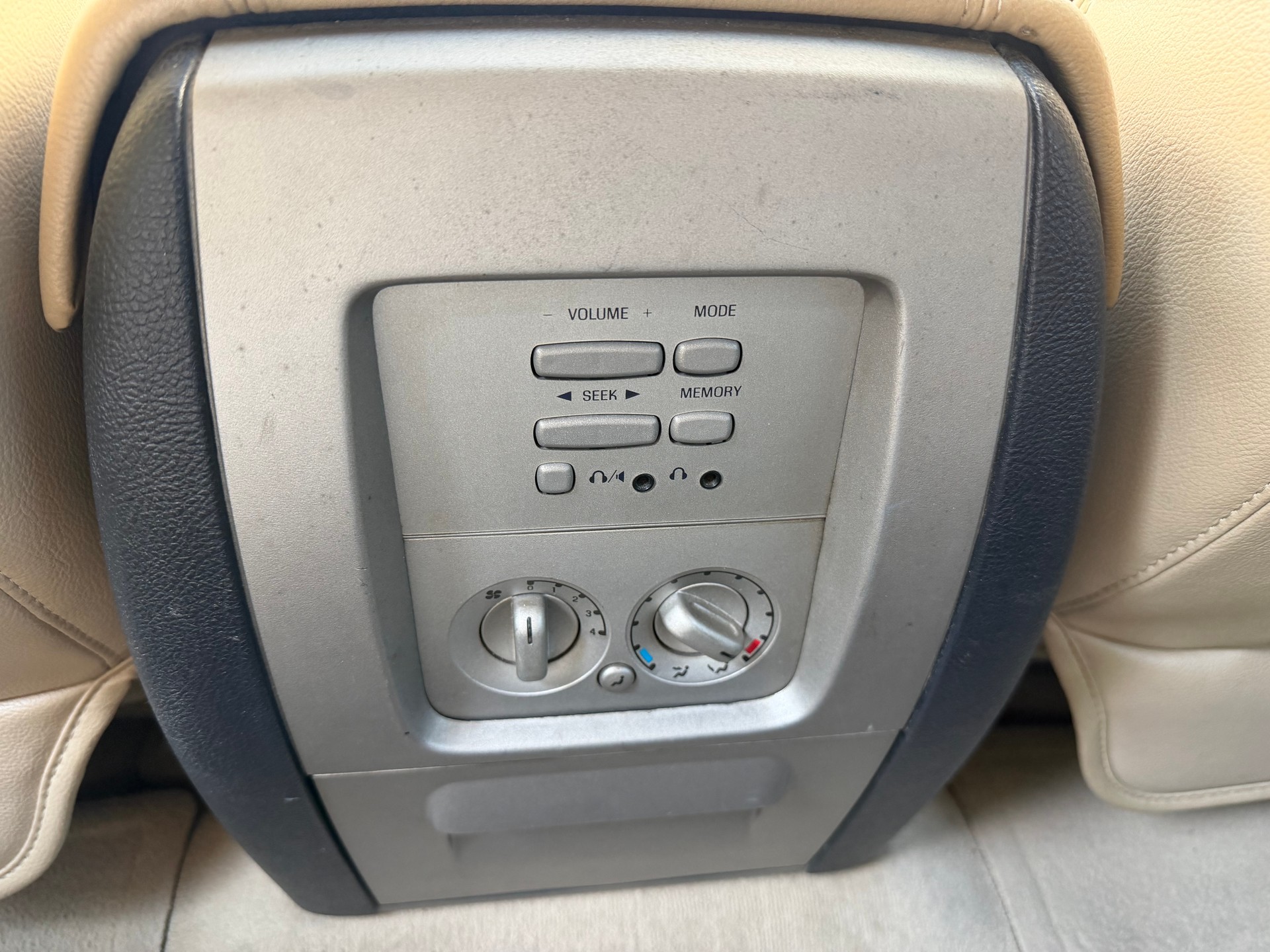 LINCOLN Ford Lincoln Navigator-image-11