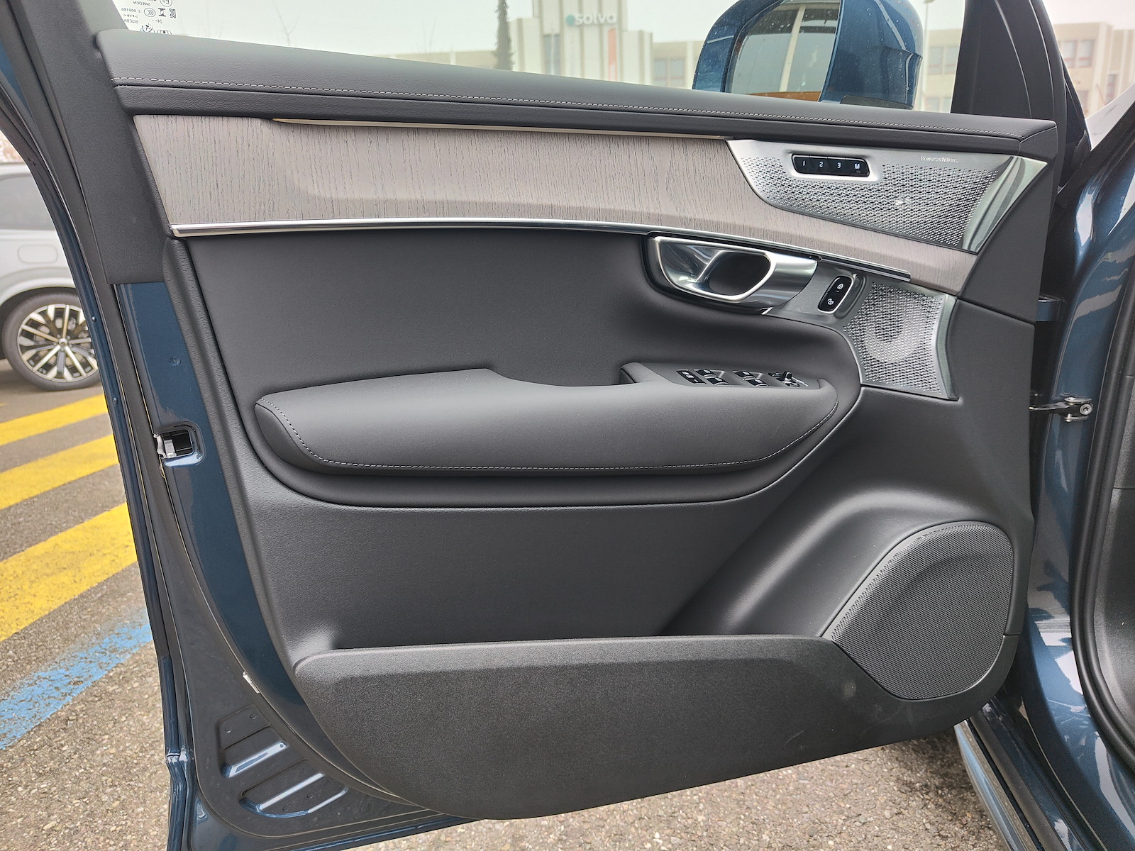 VOLVO XC90 2.0 T8 TE Ultra Bright eAWD-image-6
