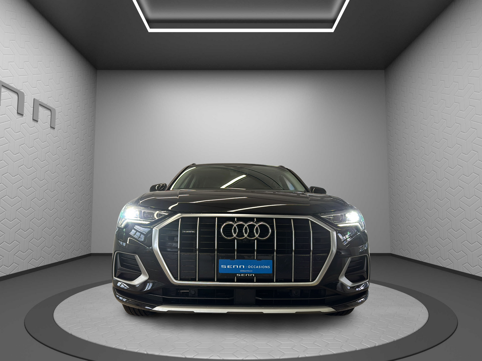 AUDI Q3 40 TFSI advanced quattro S-tronic-showroom-element-1
