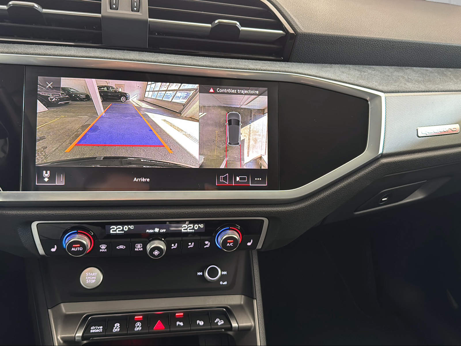 AUDI Q3 40 TFSI advanced quattro S-tronic-image-17