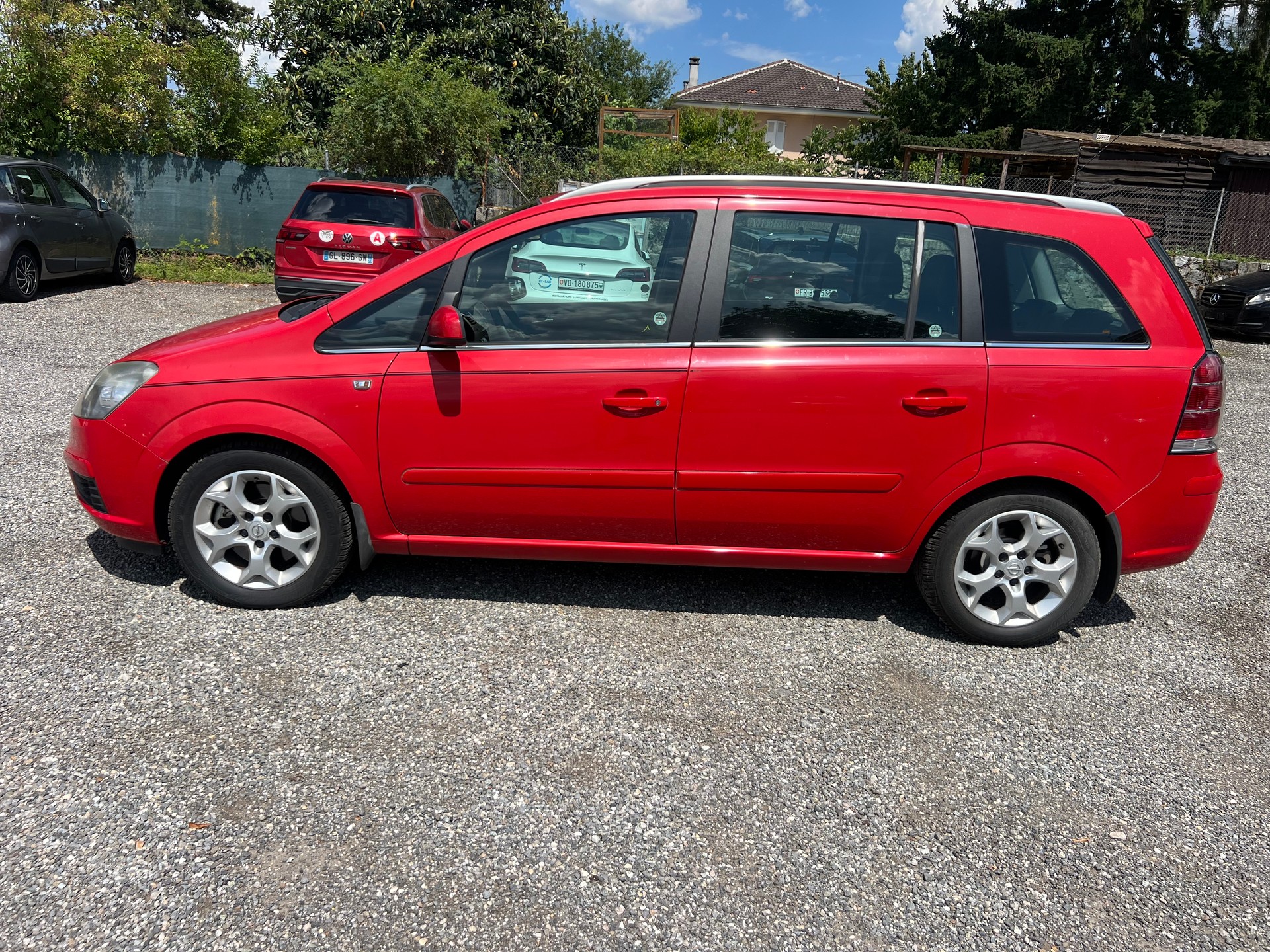OPEL Zafira 2.2i 16V Essentia-image-2