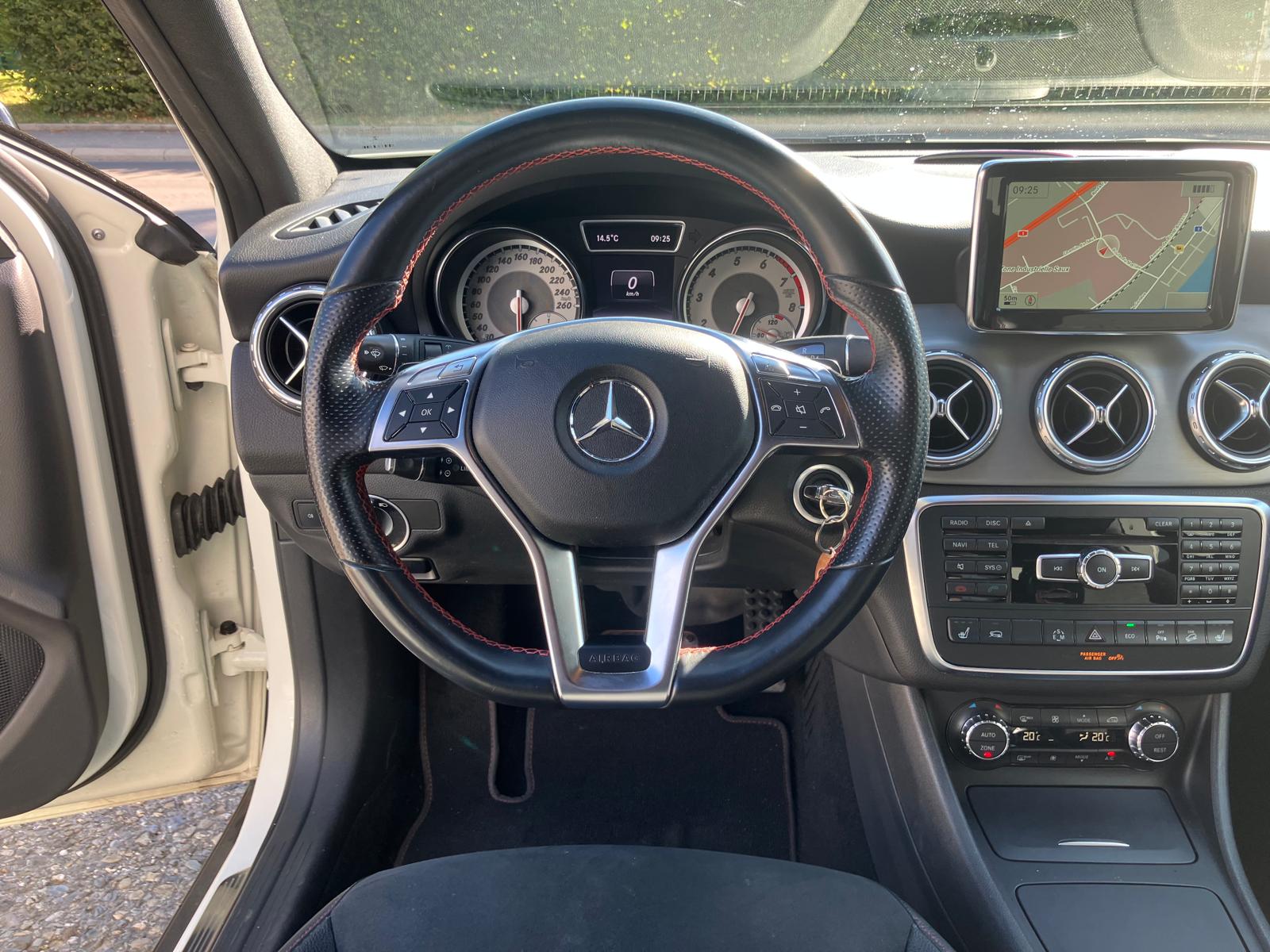 MERCEDES-BENZ GLA 250 AMG Line 4Matic 7G-DCT-image-13