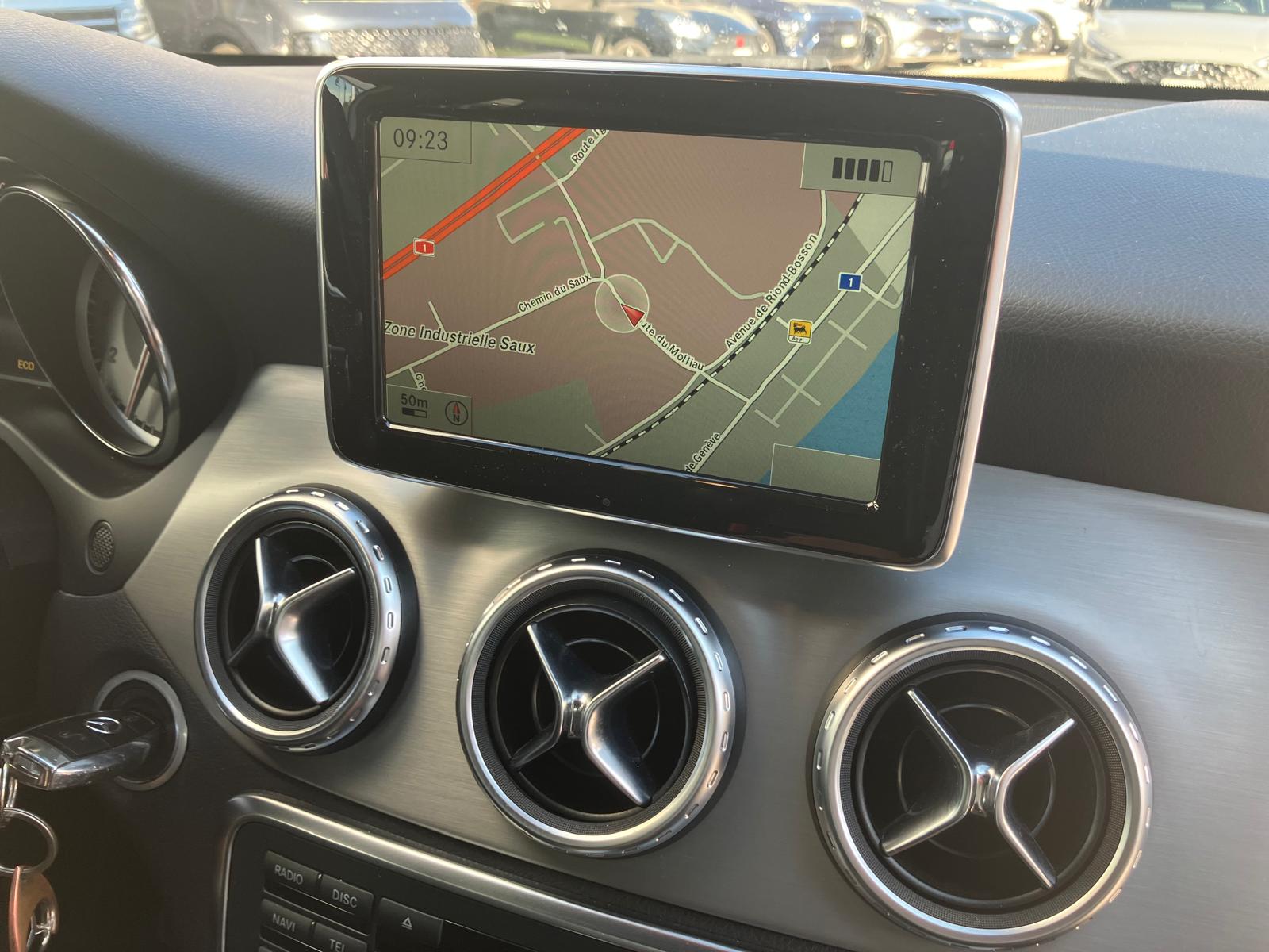 MERCEDES-BENZ GLA 250 AMG Line 4Matic 7G-DCT-image-15
