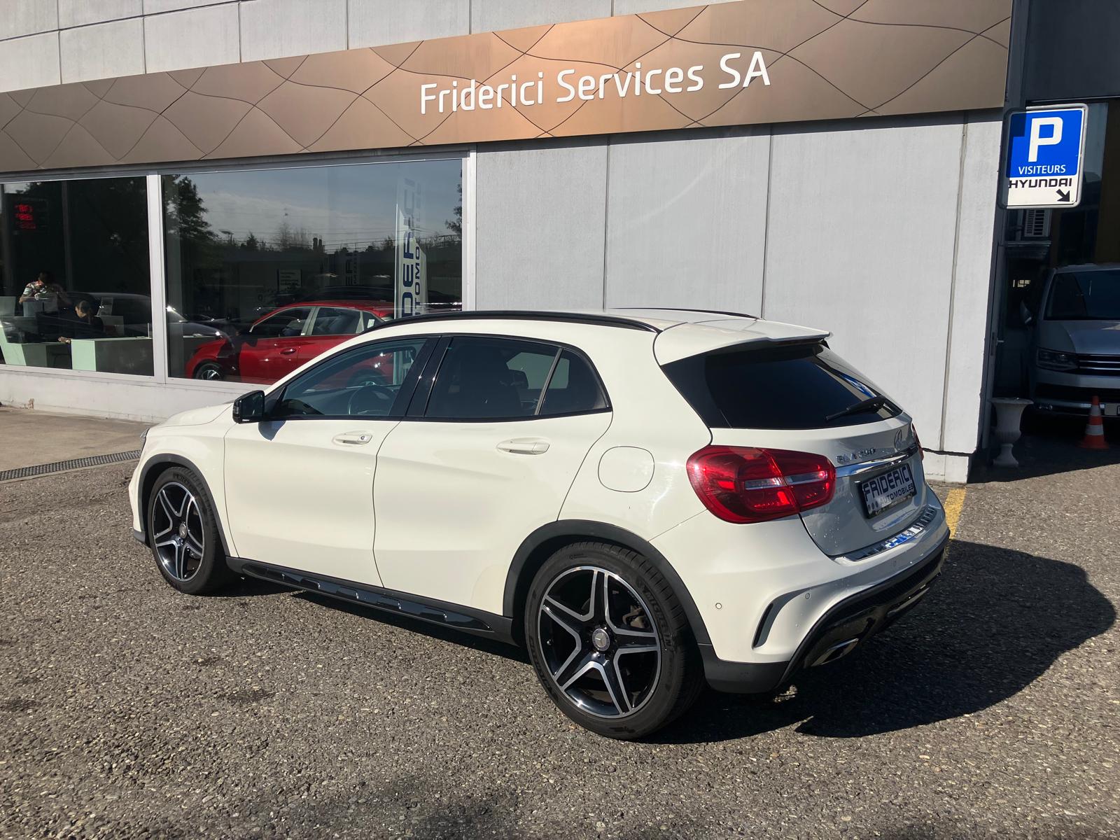 MERCEDES-BENZ GLA 250 AMG Line 4Matic 7G-DCT-image-4
