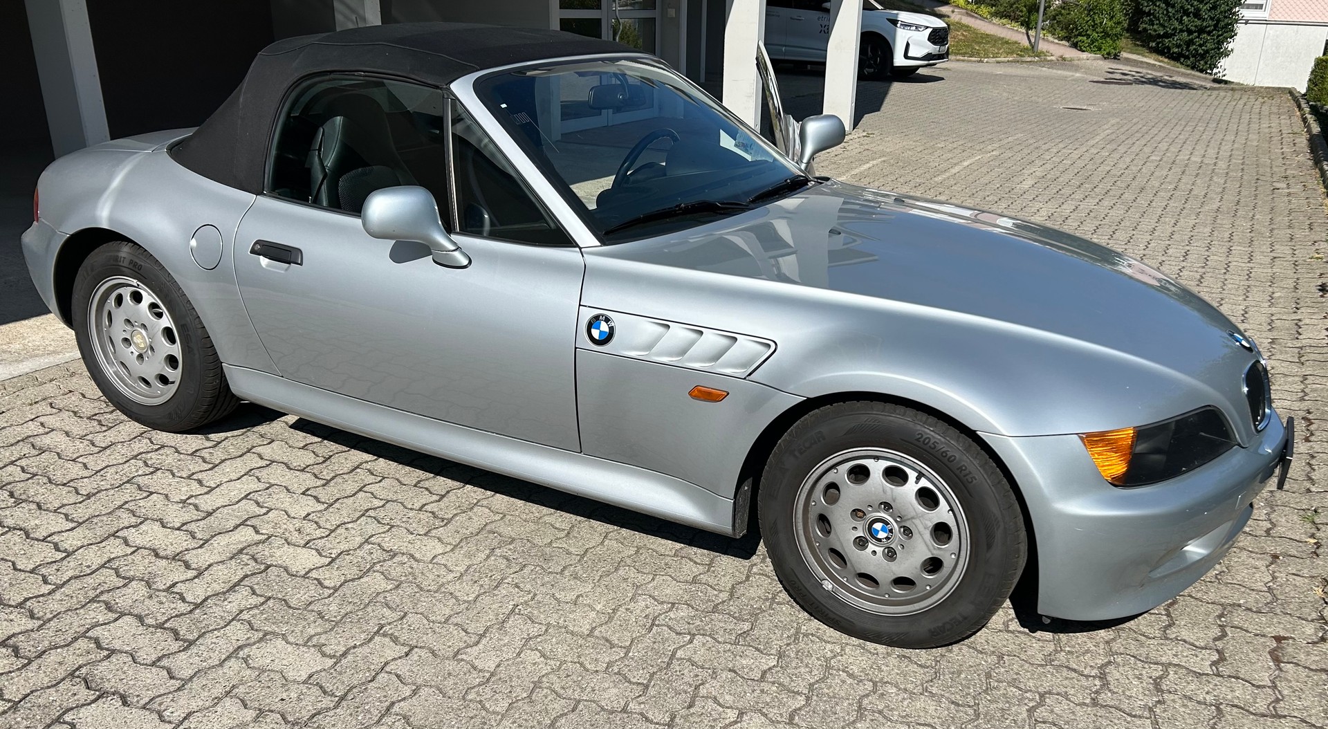 BMW 1.8-image-0