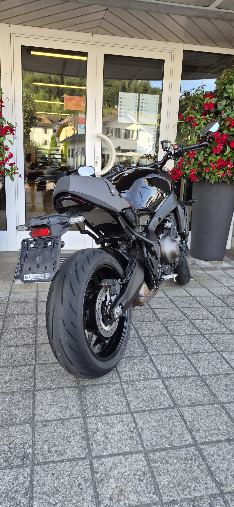 YAMAHA XSR 900-image-8
