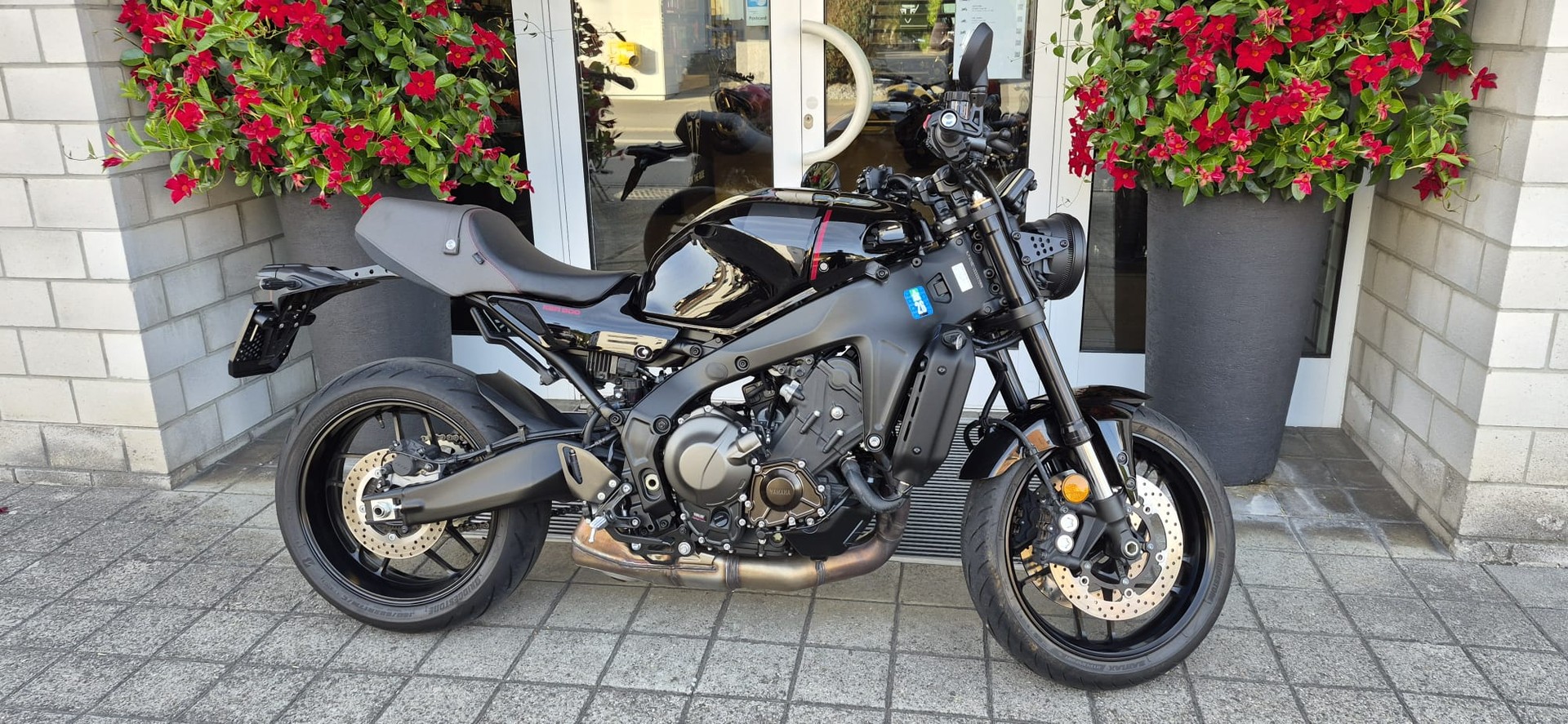 YAMAHA XSR 900-showroom-element-2