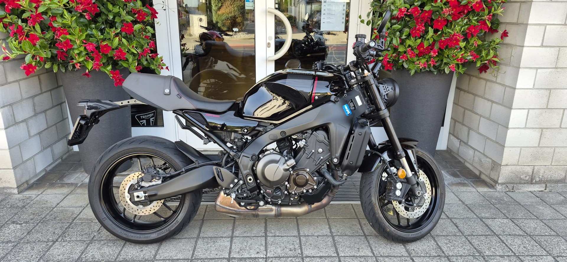 YAMAHA XSR 900-showroom-element-1