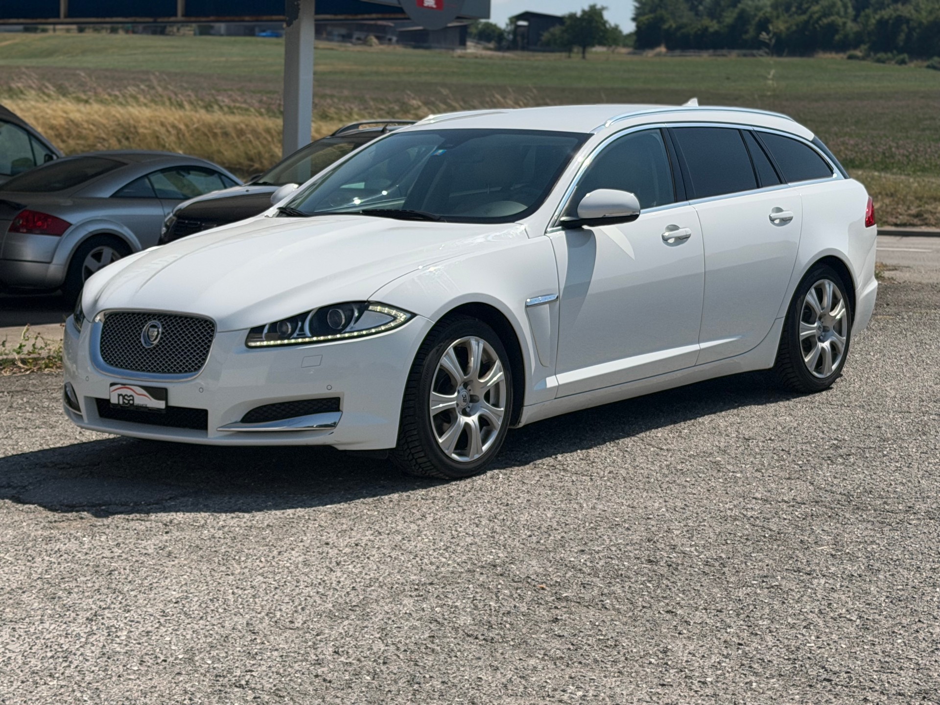 JAGUAR XF Sportbrake 2.2d Luxury-image-2