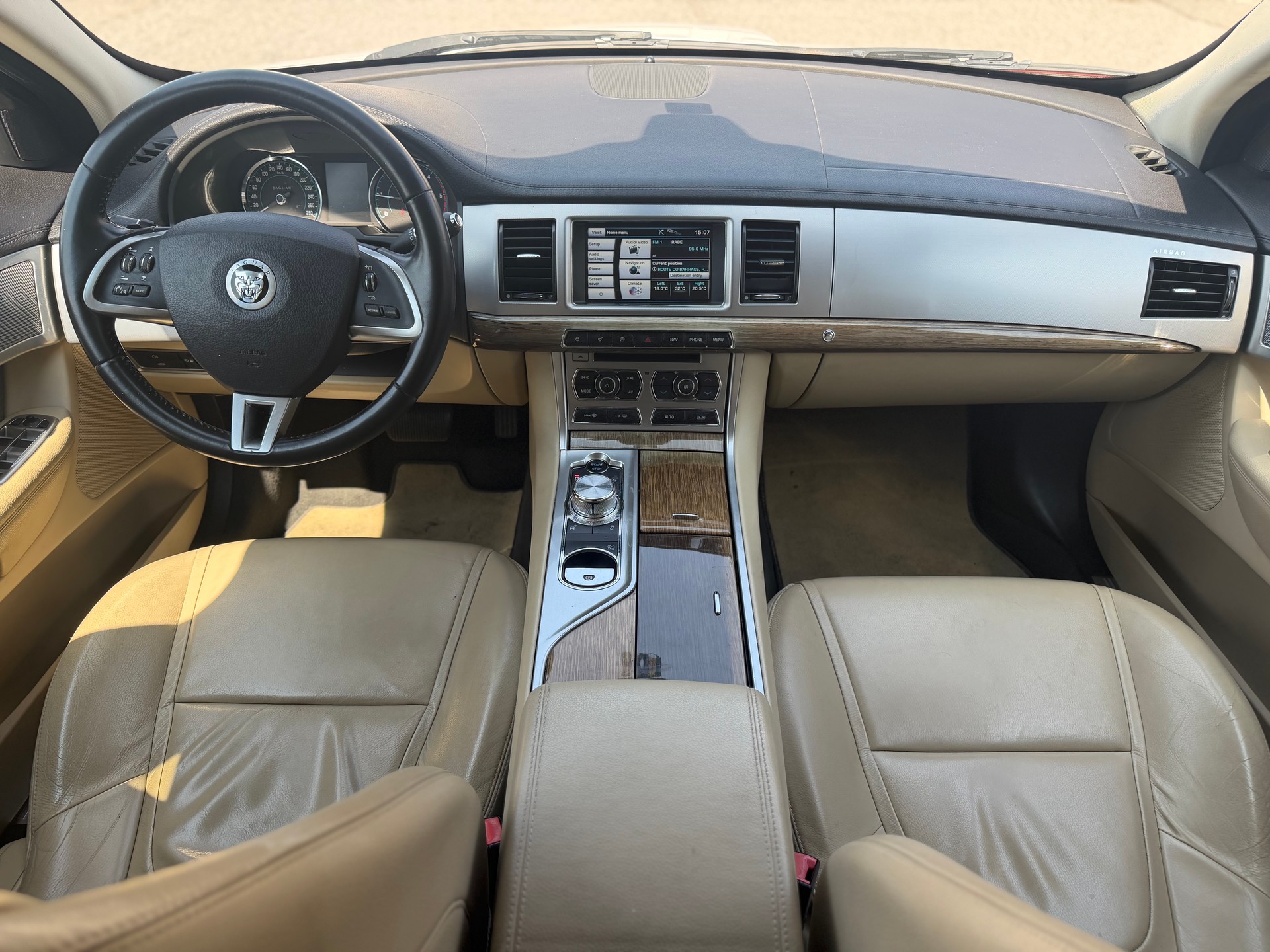 JAGUAR XF Sportbrake 2.2d Luxury-image-6