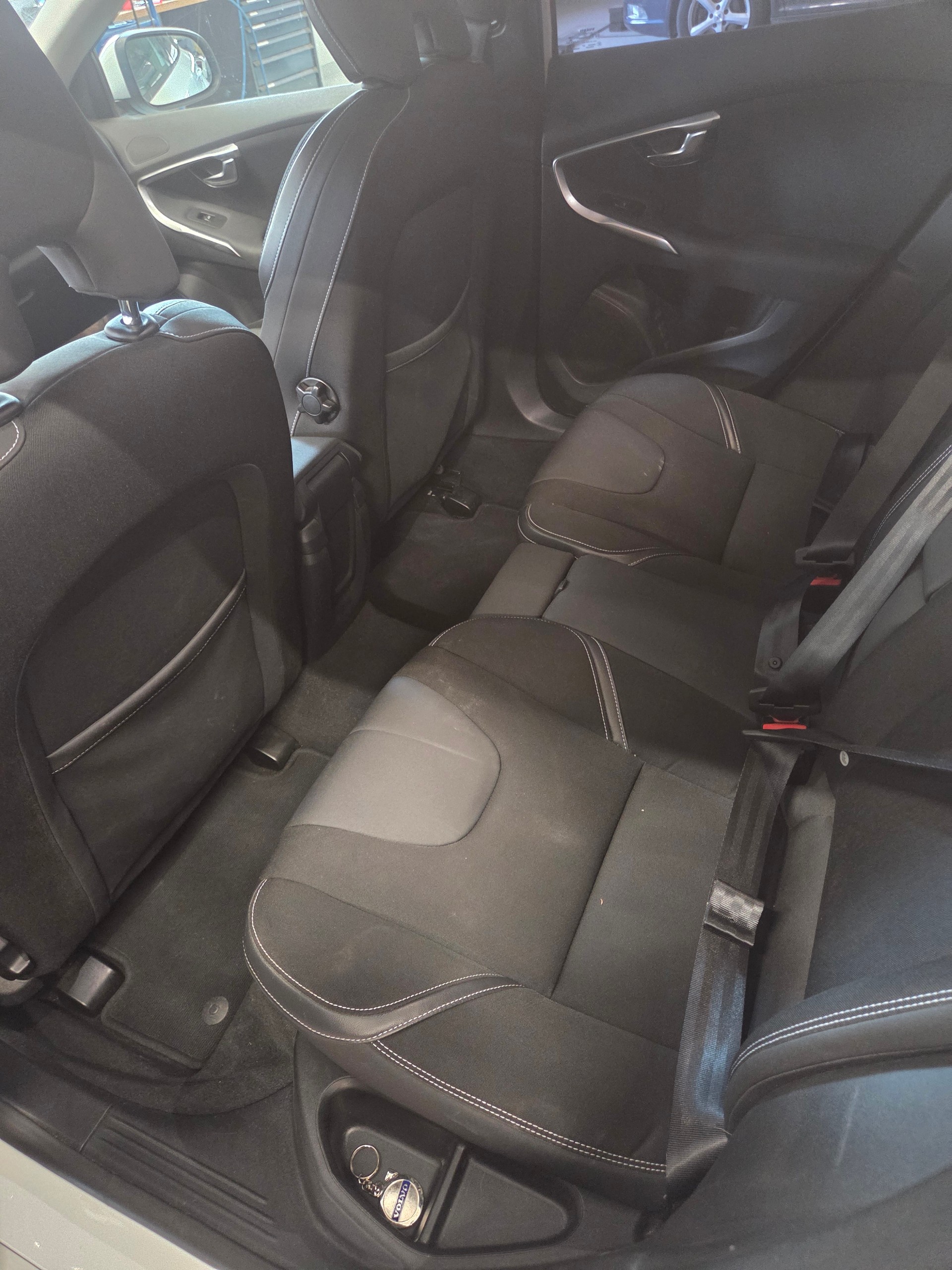 VOLVO V40 D2 Momentum-image-6