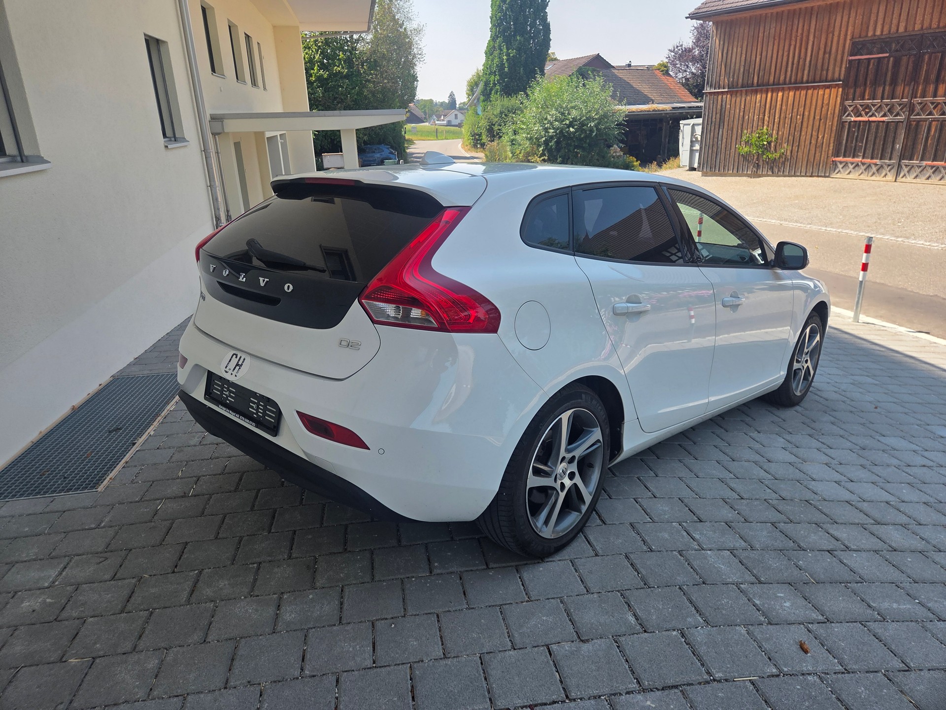 VOLVO V40 D2 Momentum-image-3
