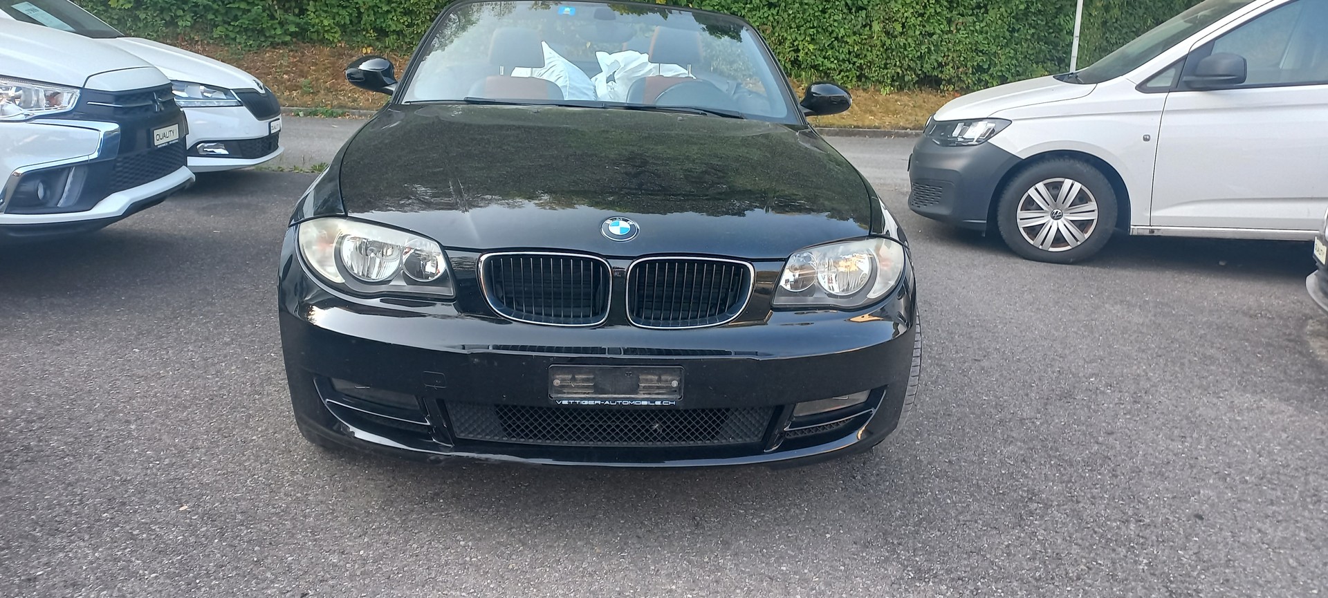 BMW 120i Cabrio-image-1