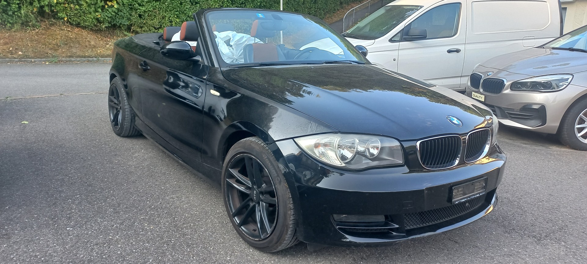 BMW 120i Cabrio-image-0