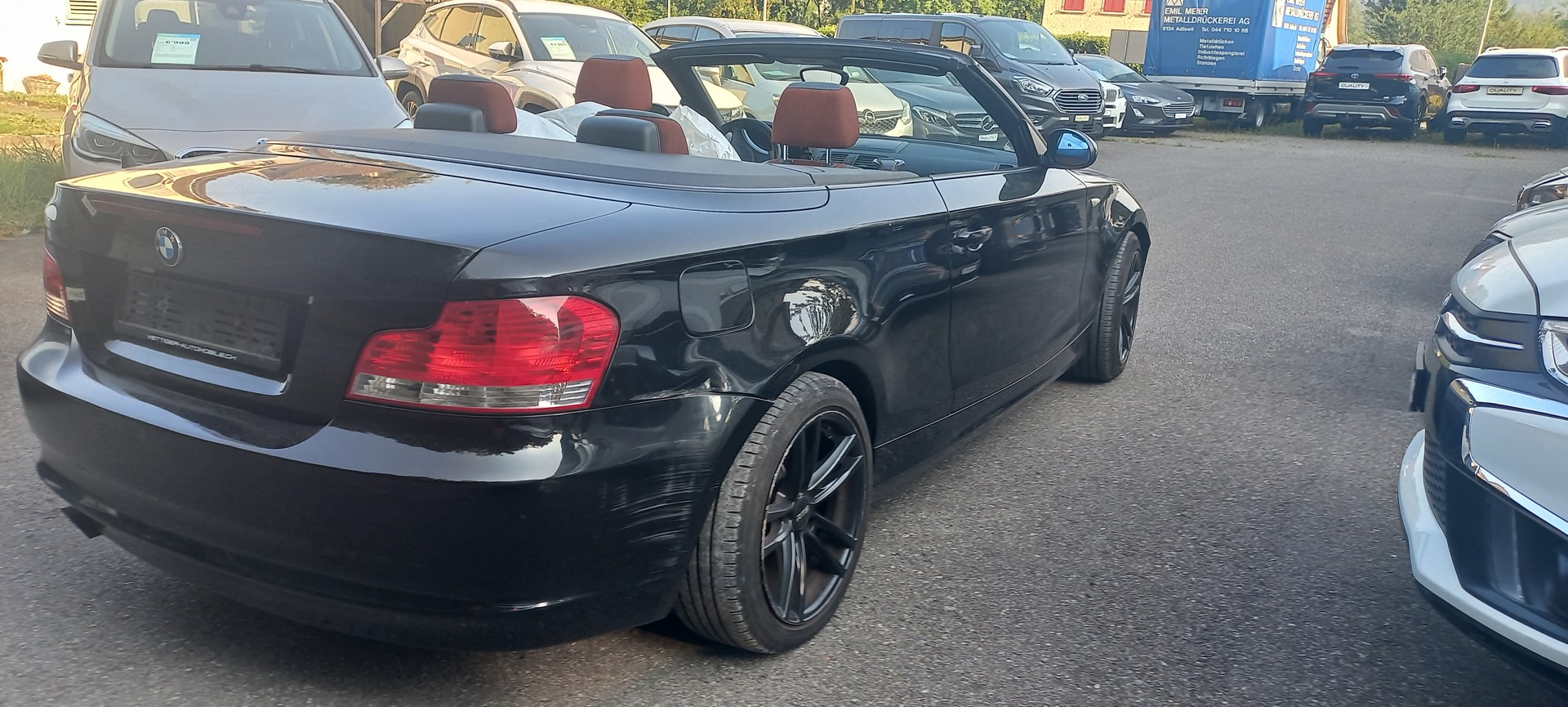 BMW 120i Cabrio-image-4