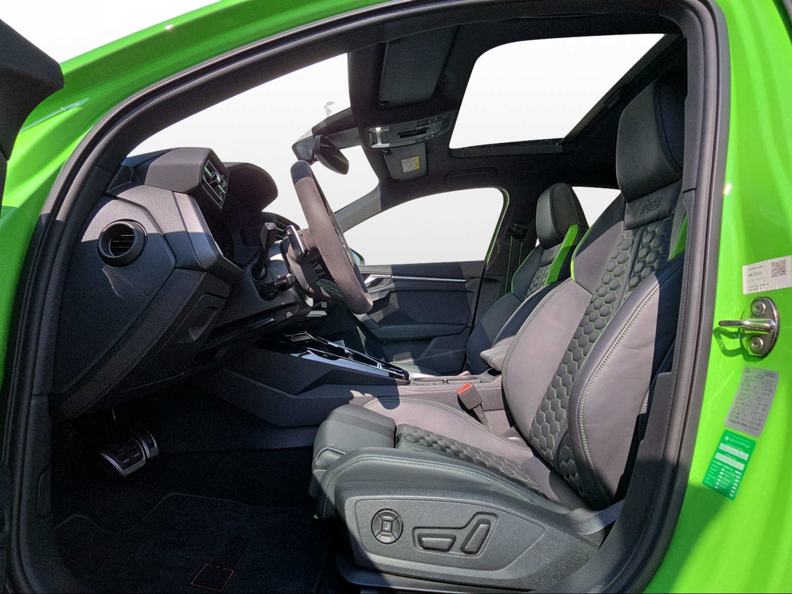 AUDI RS3 Limousine 2.5 TSI quattro S-tronic-image-6