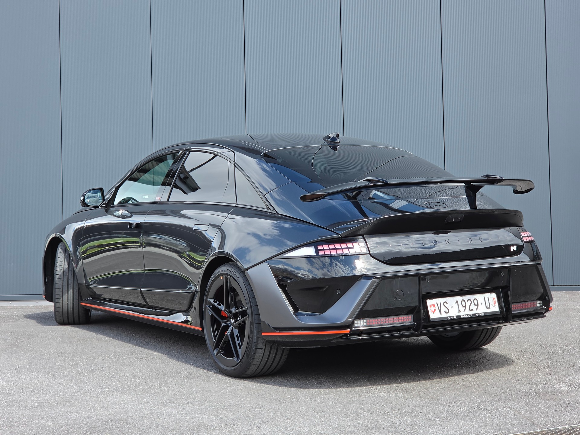 HYUNDAI Ioniq 6 84kWh N 4WD-image-2