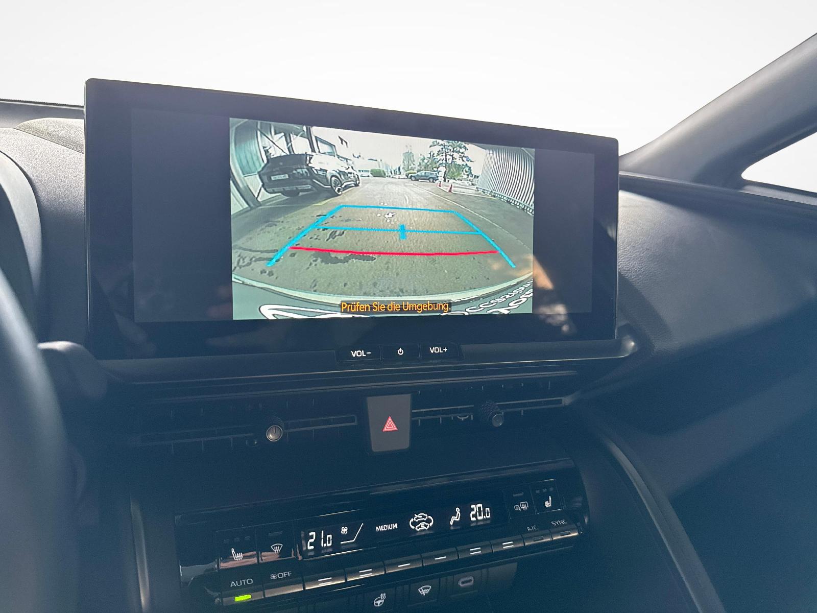 TOYOTA C-HR 2.0 PHEV Swiss Edition-image-16