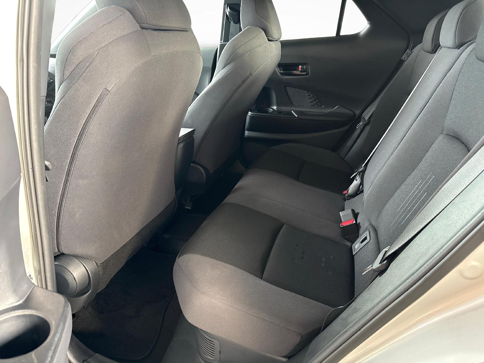 TOYOTA C-HR 2.0 PHEV Swiss Edition-image-10
