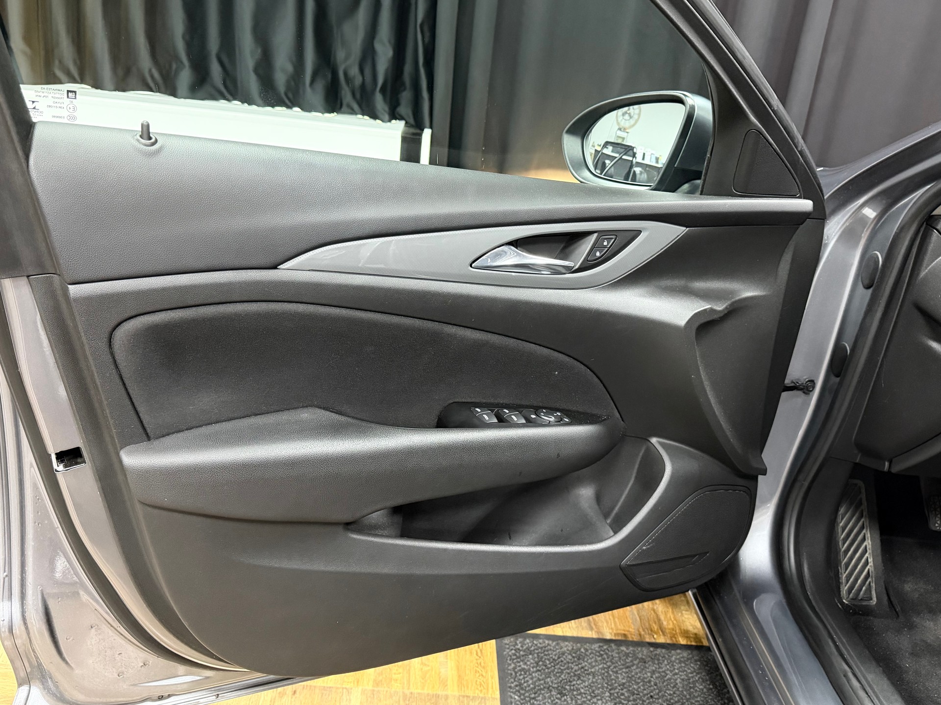 OPEL Insignia 1.5 T Sports Tourer Edition-image-11